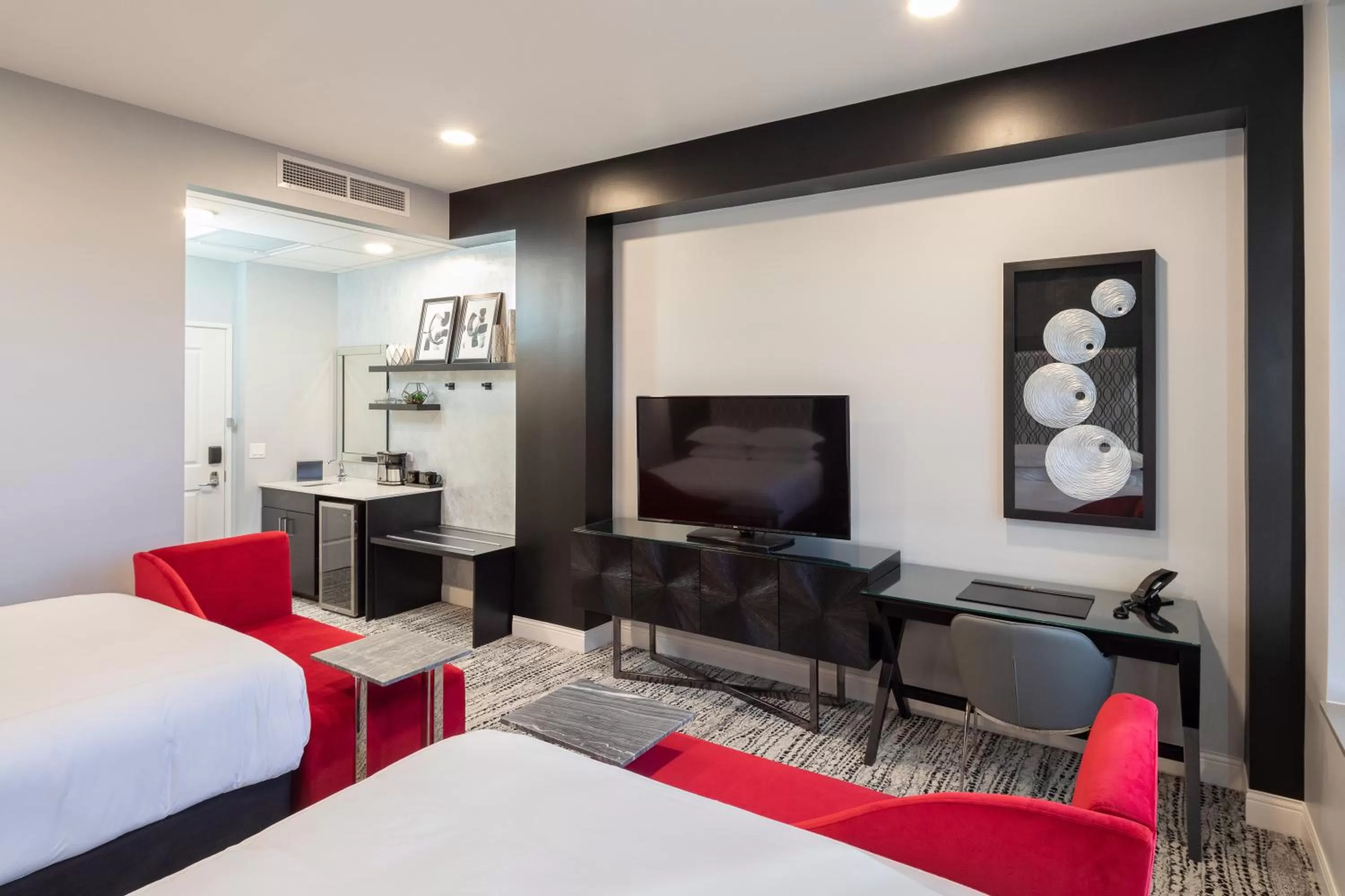 TV and multimedia, Bed in Hotel On Phillips