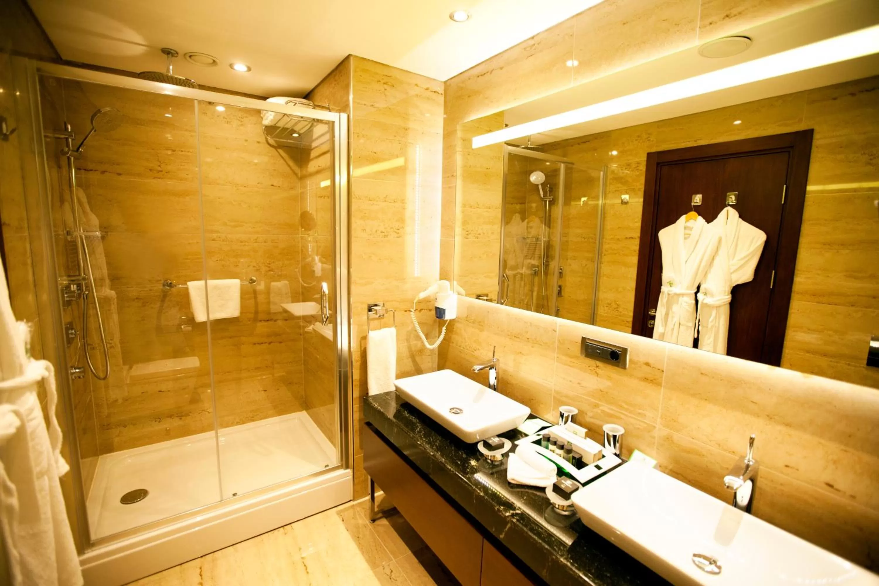 Bathroom in Nova Plaza Prime Hotel