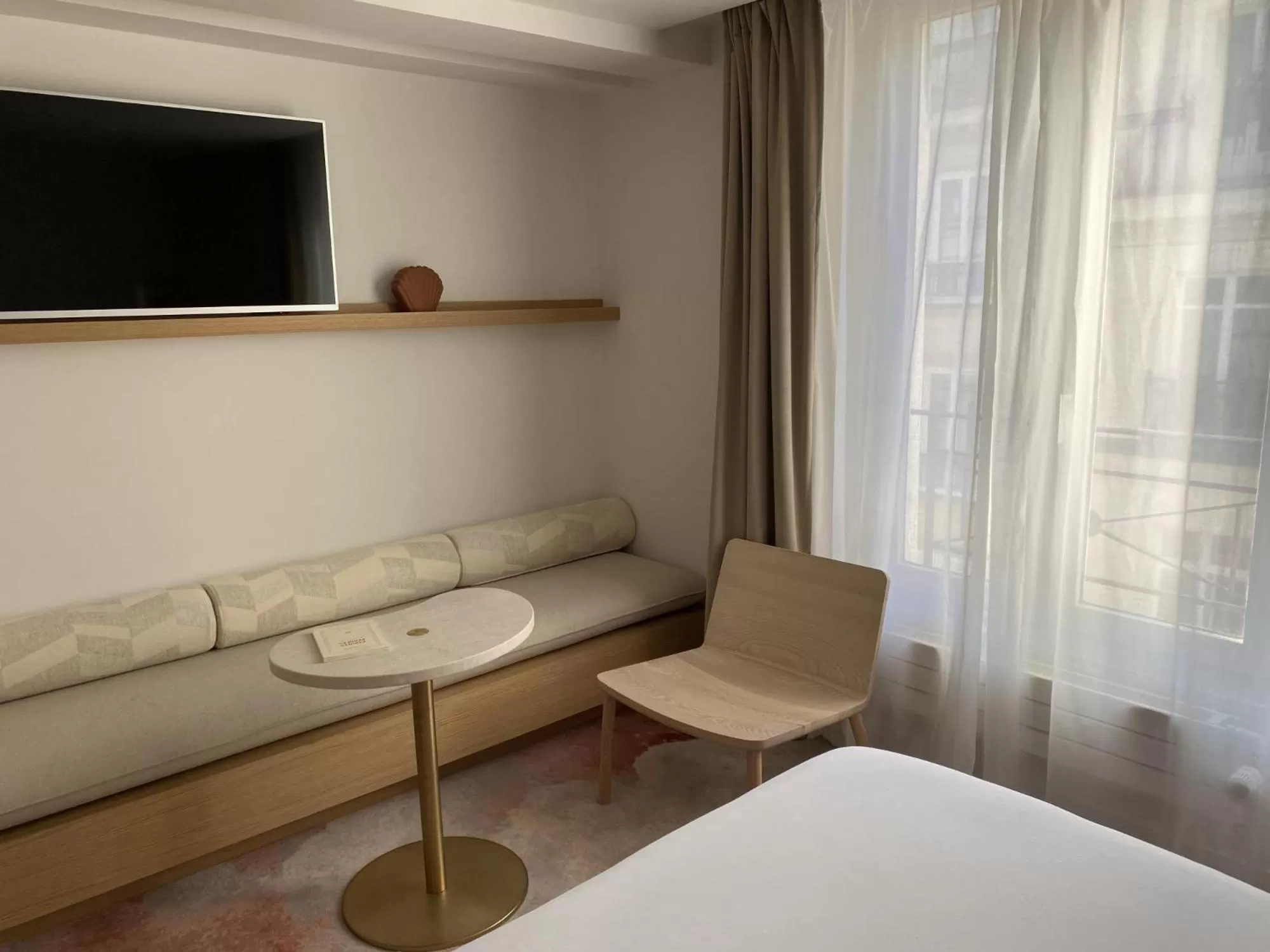 TV and multimedia, Bed in Nuage