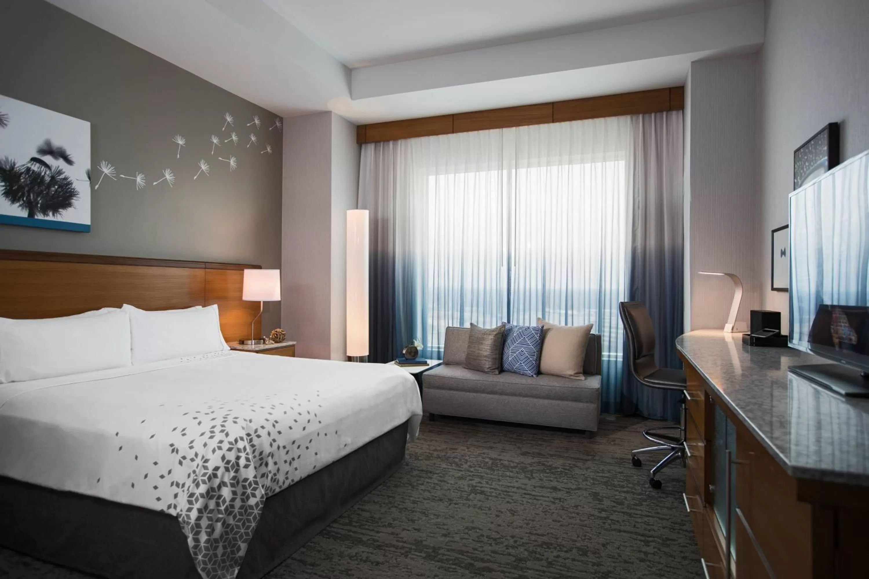 King Room with Roll-in Shower - Mobility and Hearing Accessible in Renaissance Schaumburg Convention Center Hotel