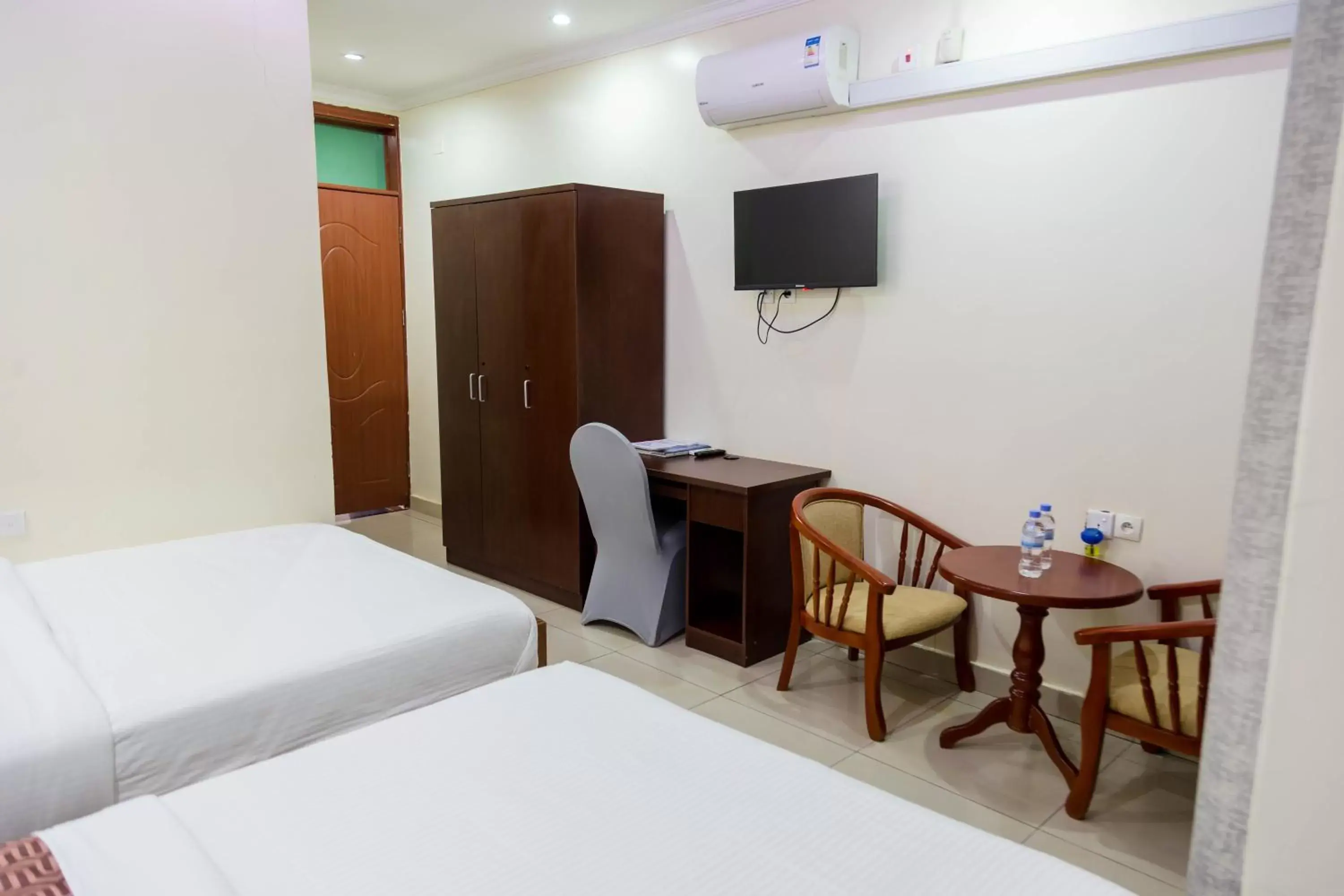 Twin Room in Olympic Hotel Twin Room in Olympic Hotel