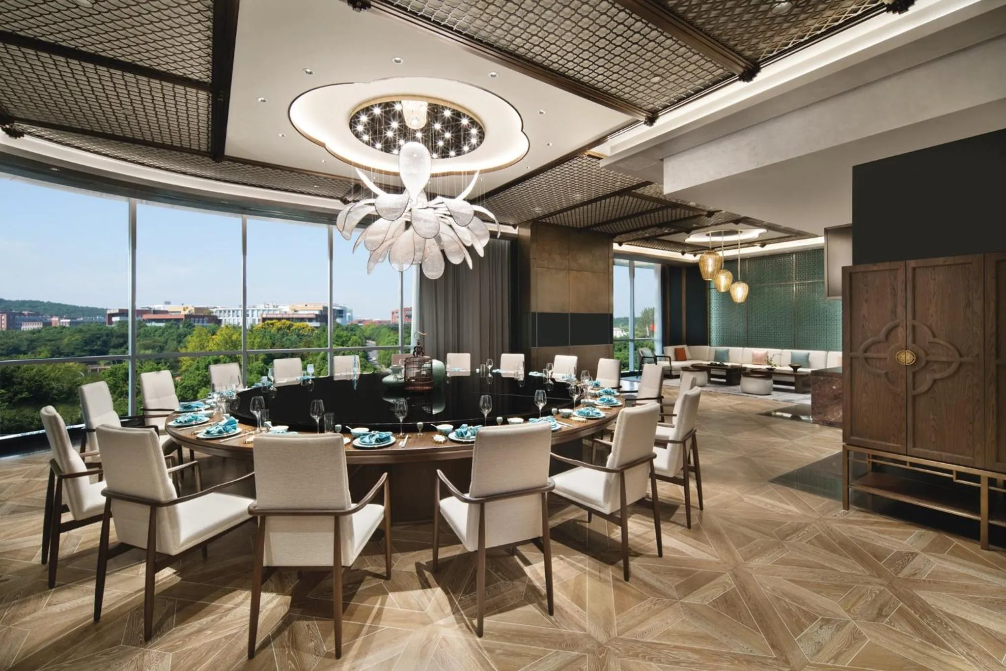 Restaurant/places to eat in Crowne Plaza Wuhan Optics Valley by IHG