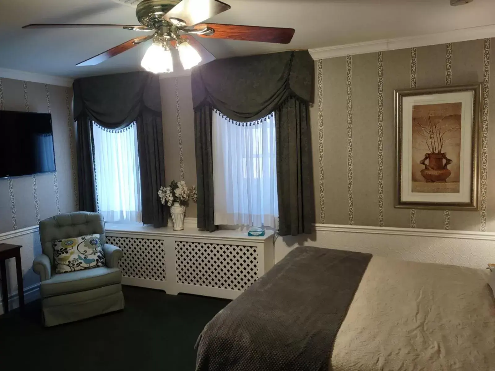 Deluxe Queen Room - The Prince in The King George Inn Deluxe Queen Room - The Prince in The King George Inn