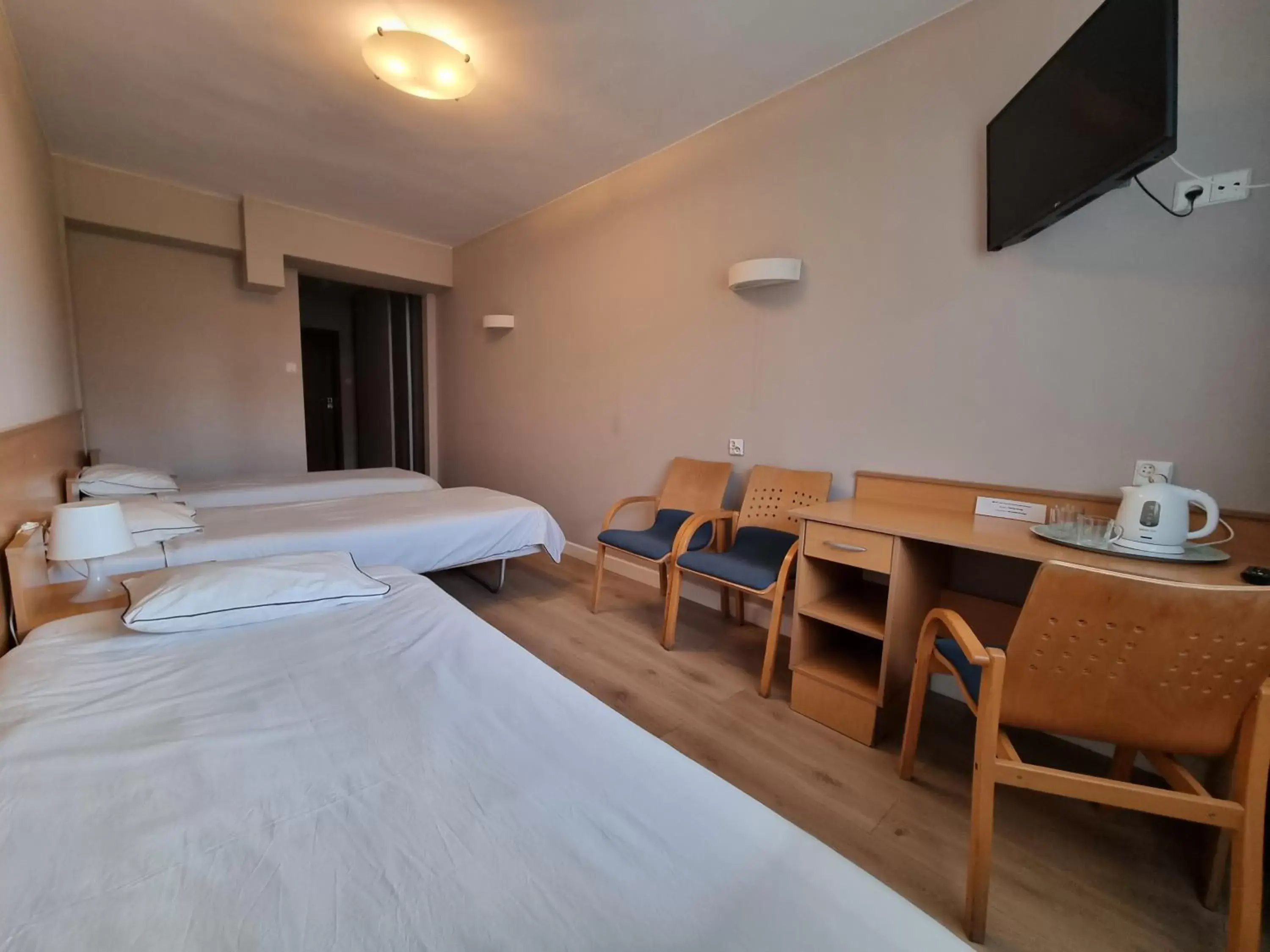 Triple Room with Bathroom in Biłgoraj Aparthotel Triple Room with Bathroom in Biłgoraj Aparthotel