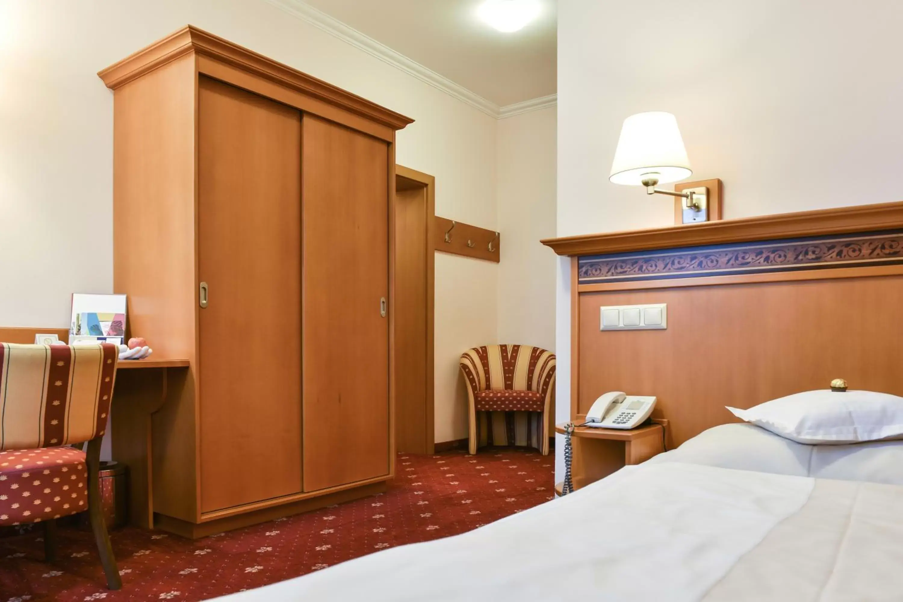 Comfort Single Room in Hotel Alexandra Comfort Single Room in Hotel Alexandra