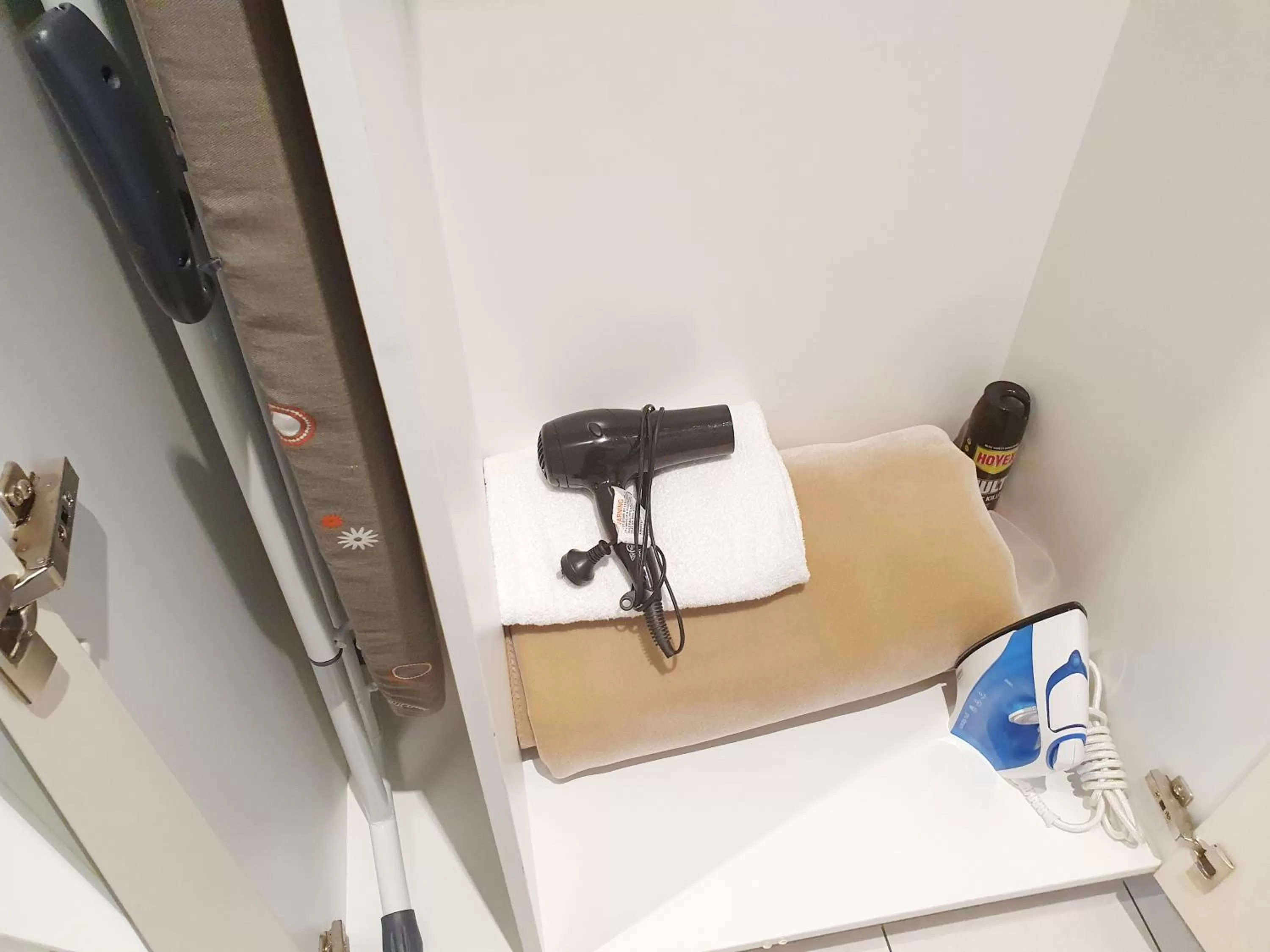 furniture in Addison Motor Inn