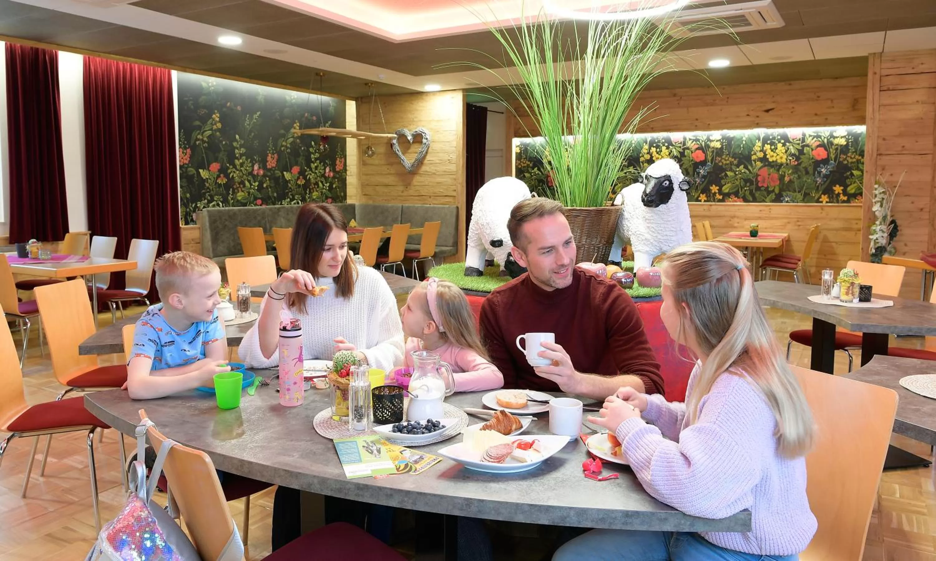 Restaurant/places to eat, Family in Familienhotel "Rhön Feeling"