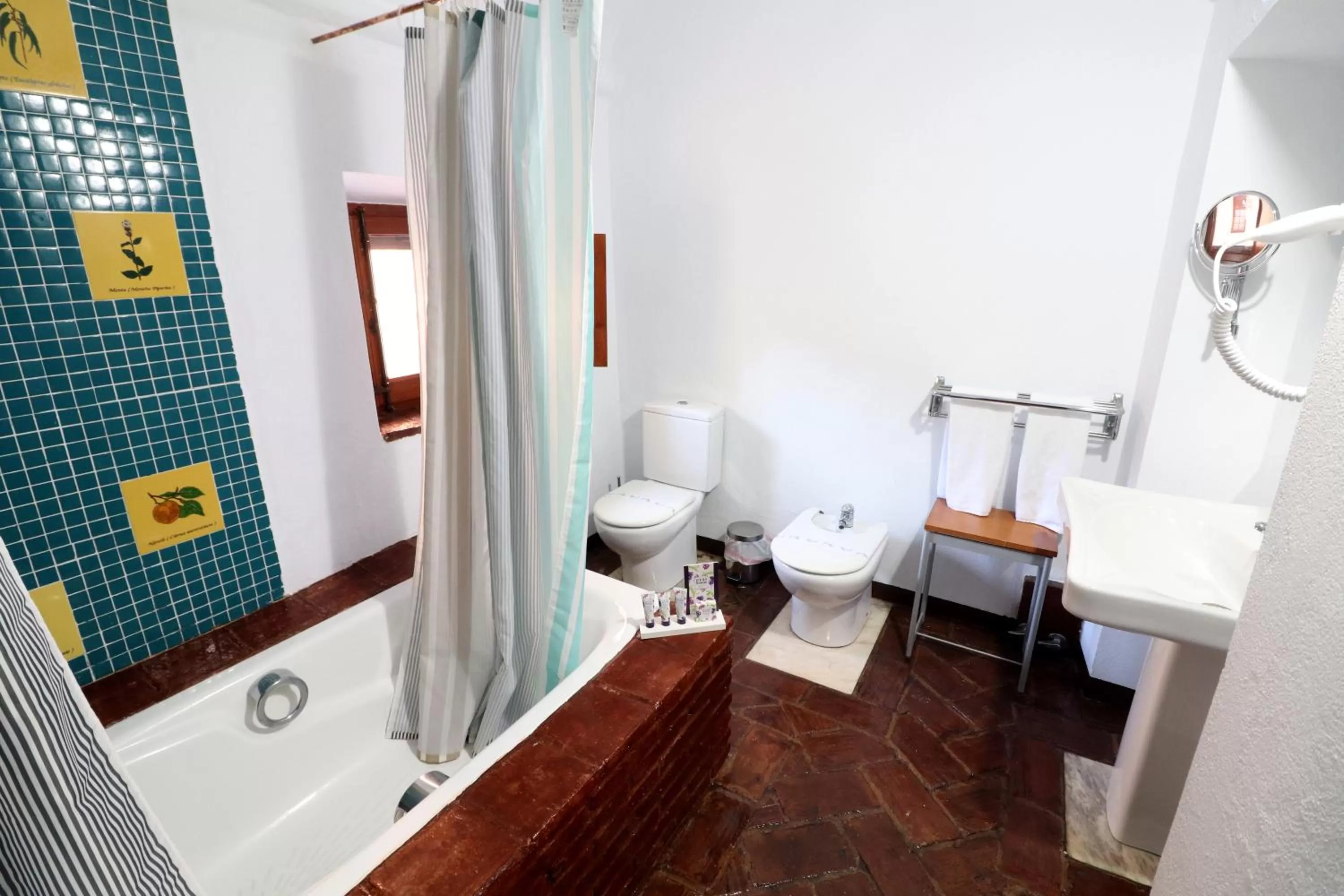 Bathroom in Hotel Monasterio de Rocamador