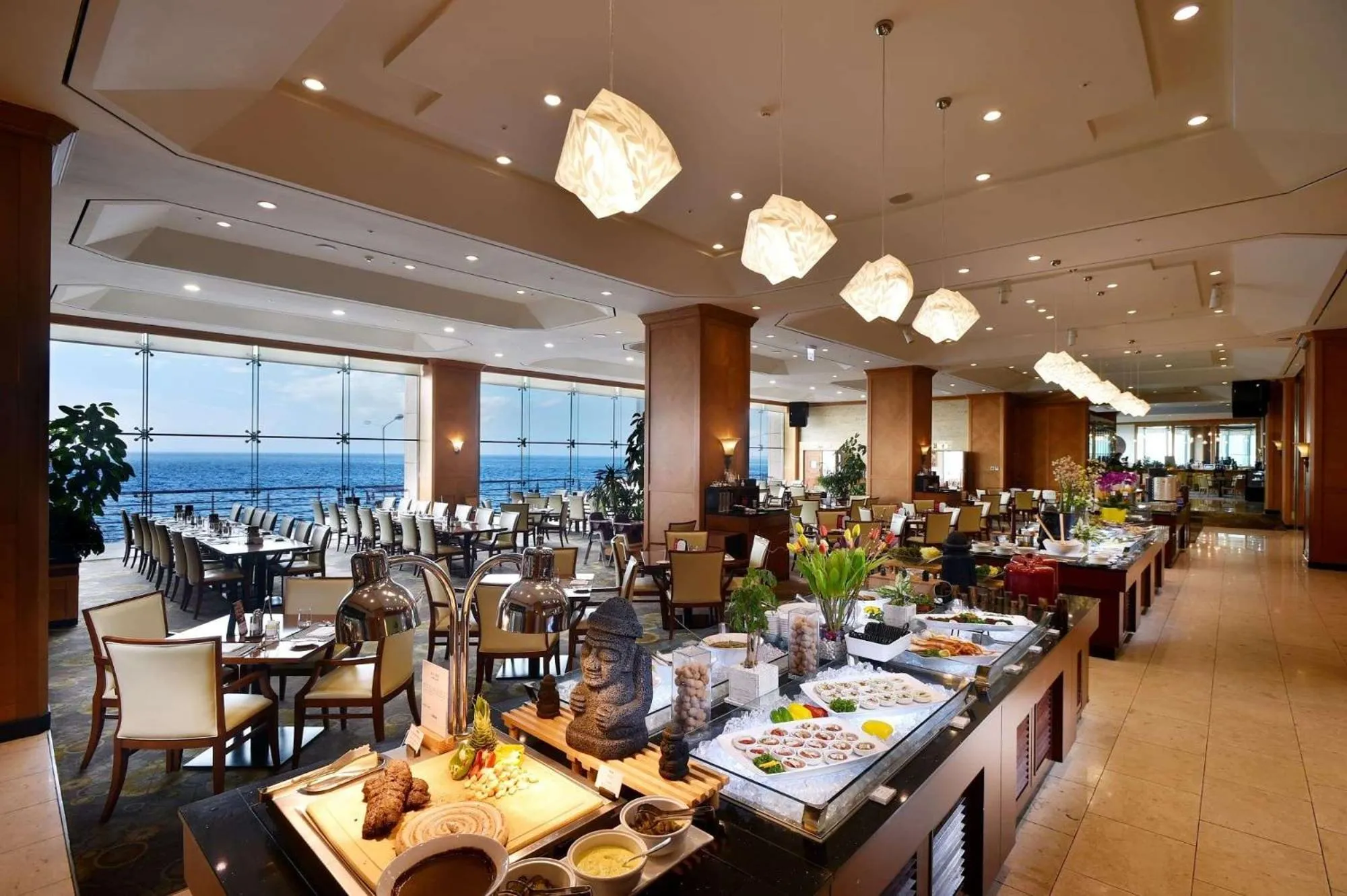 Restaurant/places to eat in Ramada Plaza by Wyndham Jeju Ocean Front