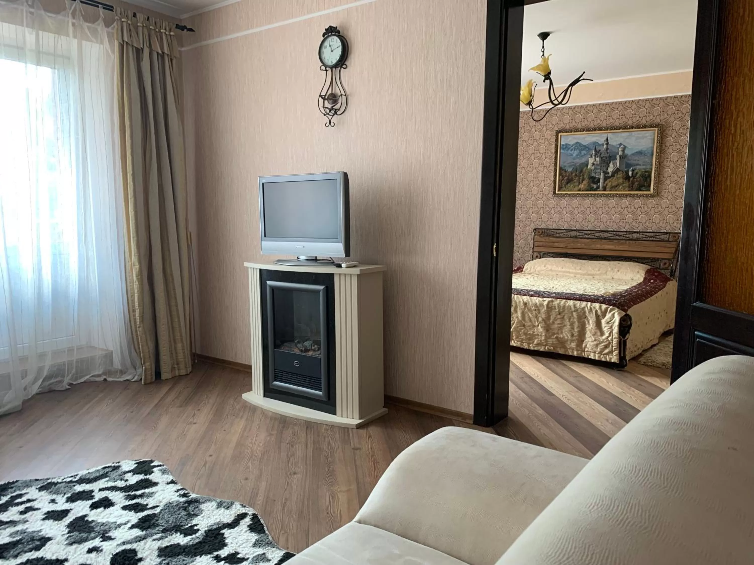 TV/Entertainment Center in Hotel Prydesnyansky