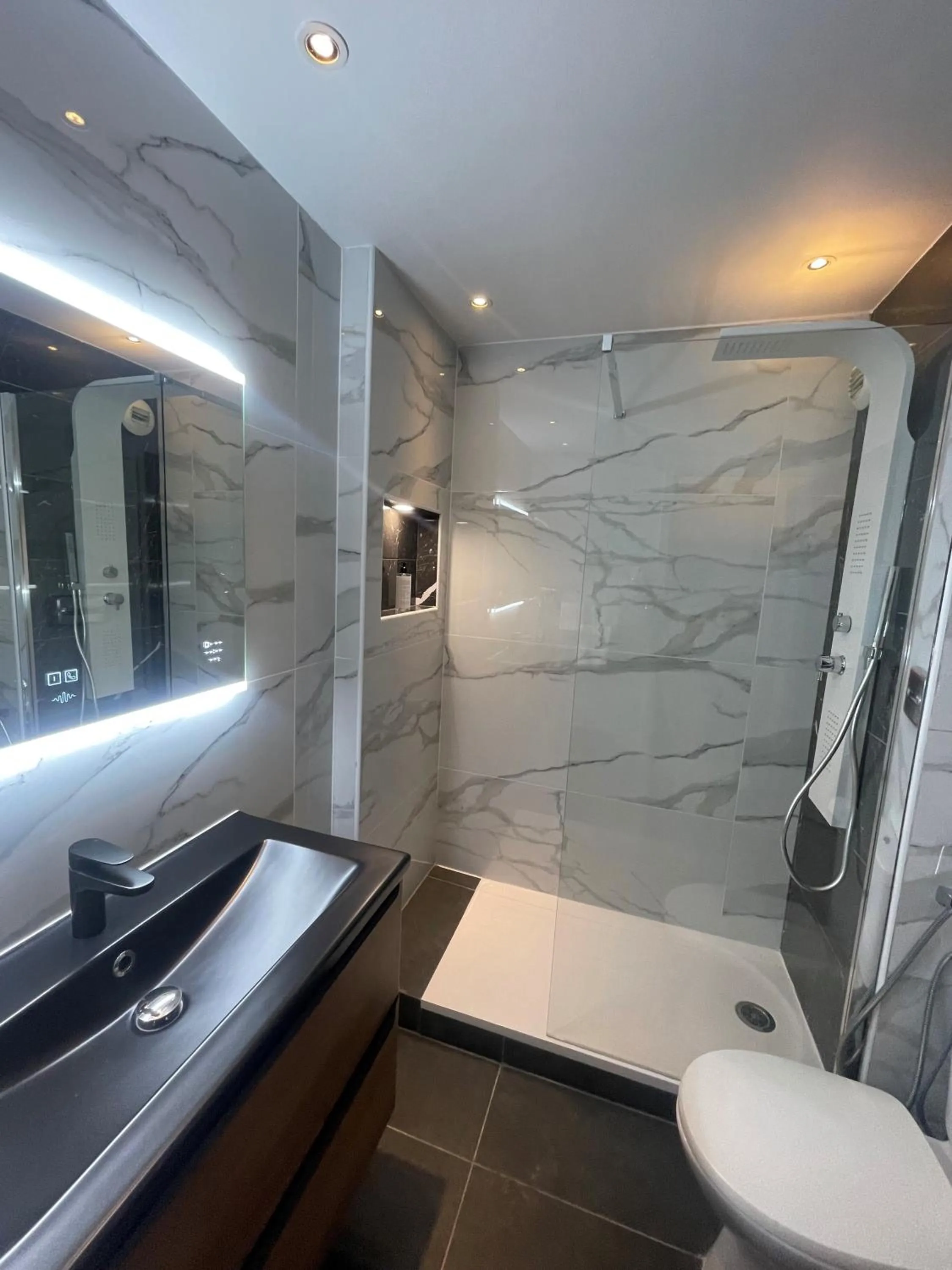 Bathroom in Hôtel Gallia Cannes