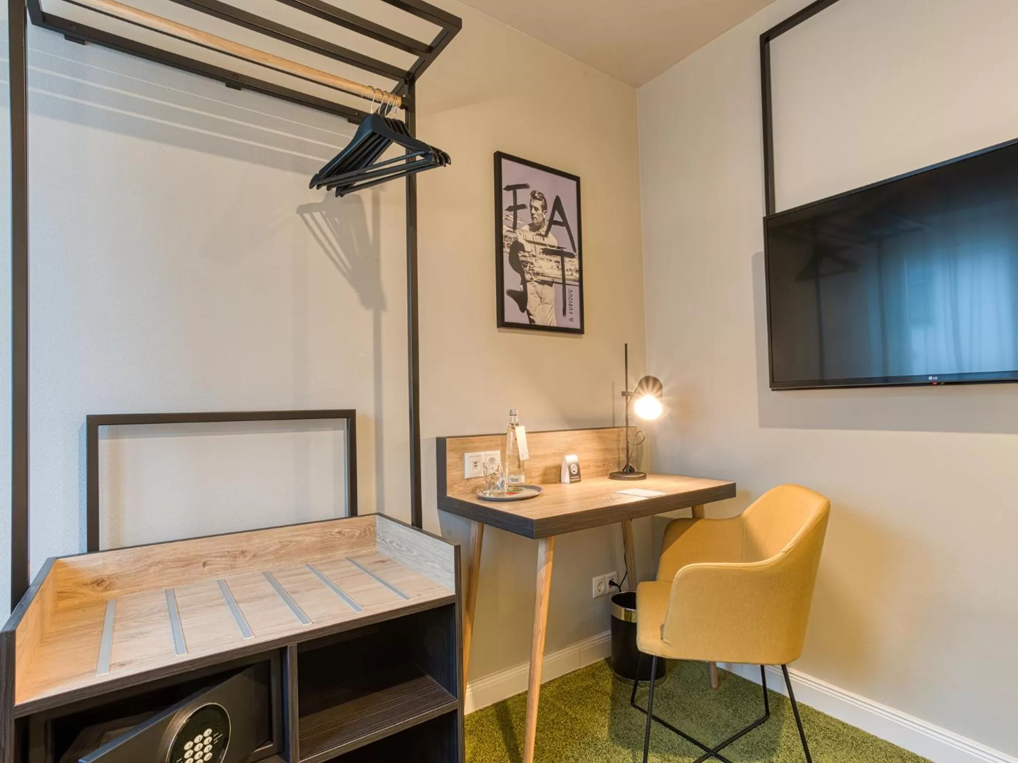 Photo of the whole room, Bed in Vienna House Easy by Wyndham Ingolstadt