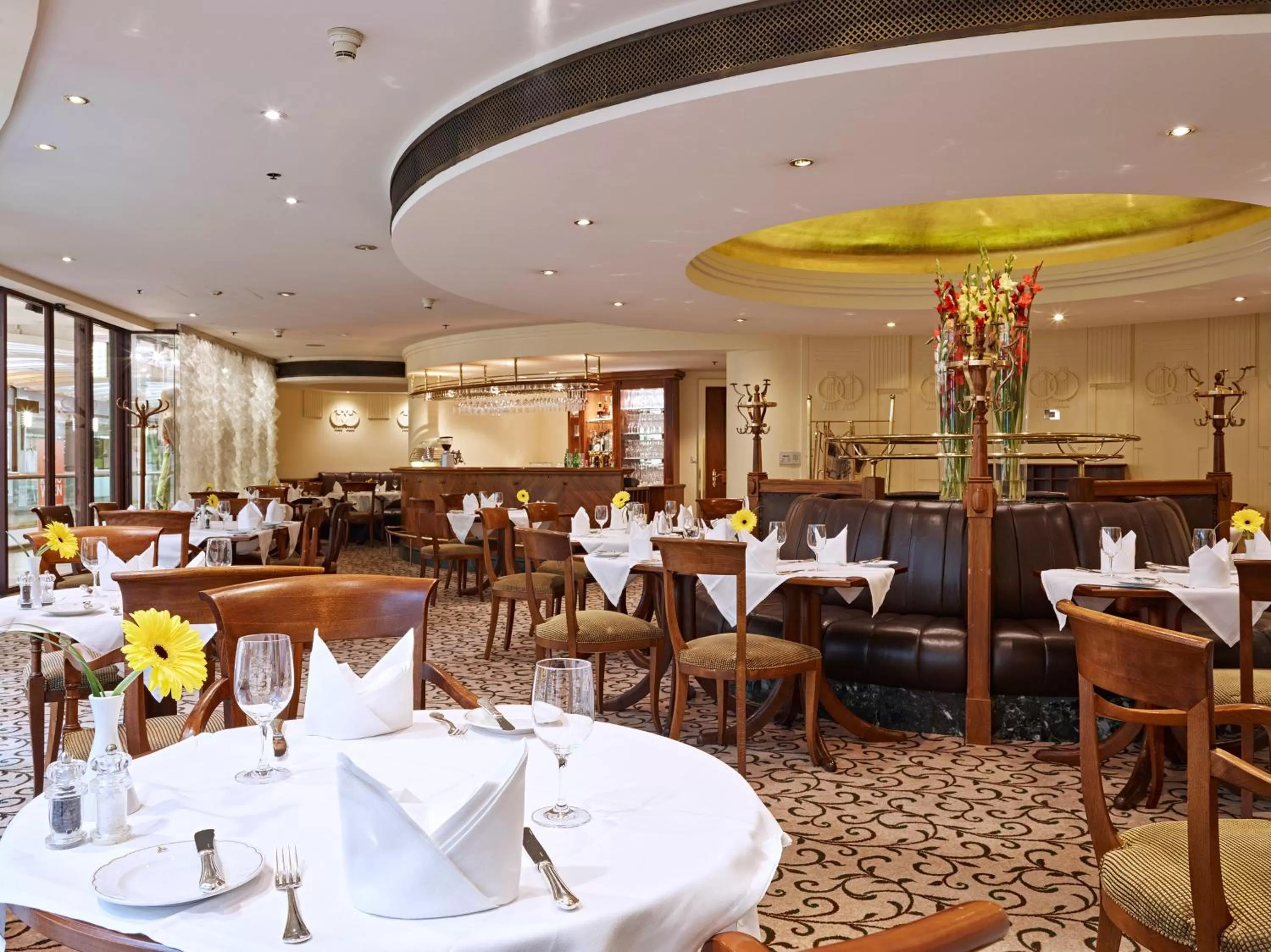 Restaurant/places to eat in Grand Hotel Wien