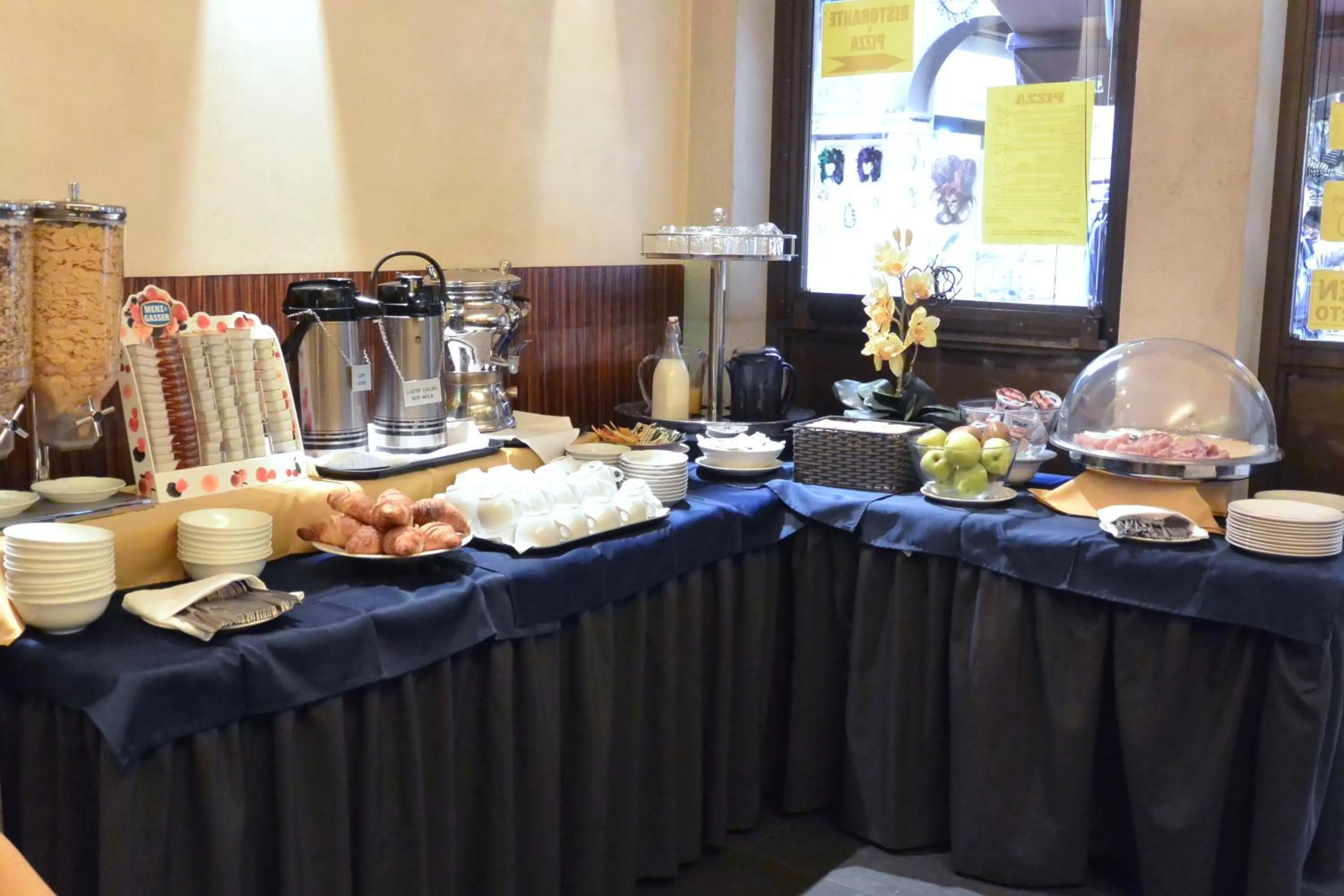 Breakfast in Hotel San Zulian