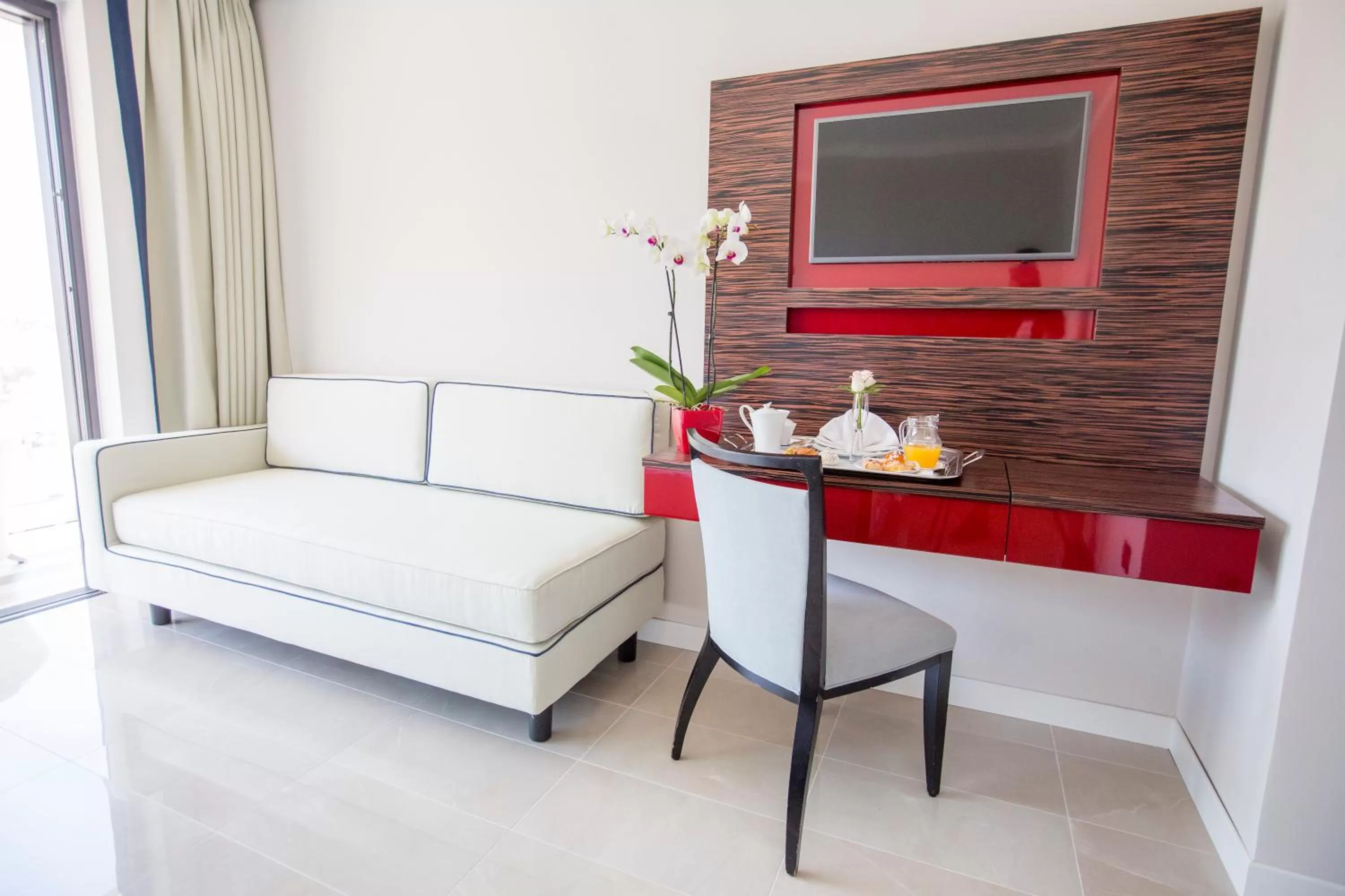 Bed in Victoria Palace Cefalù