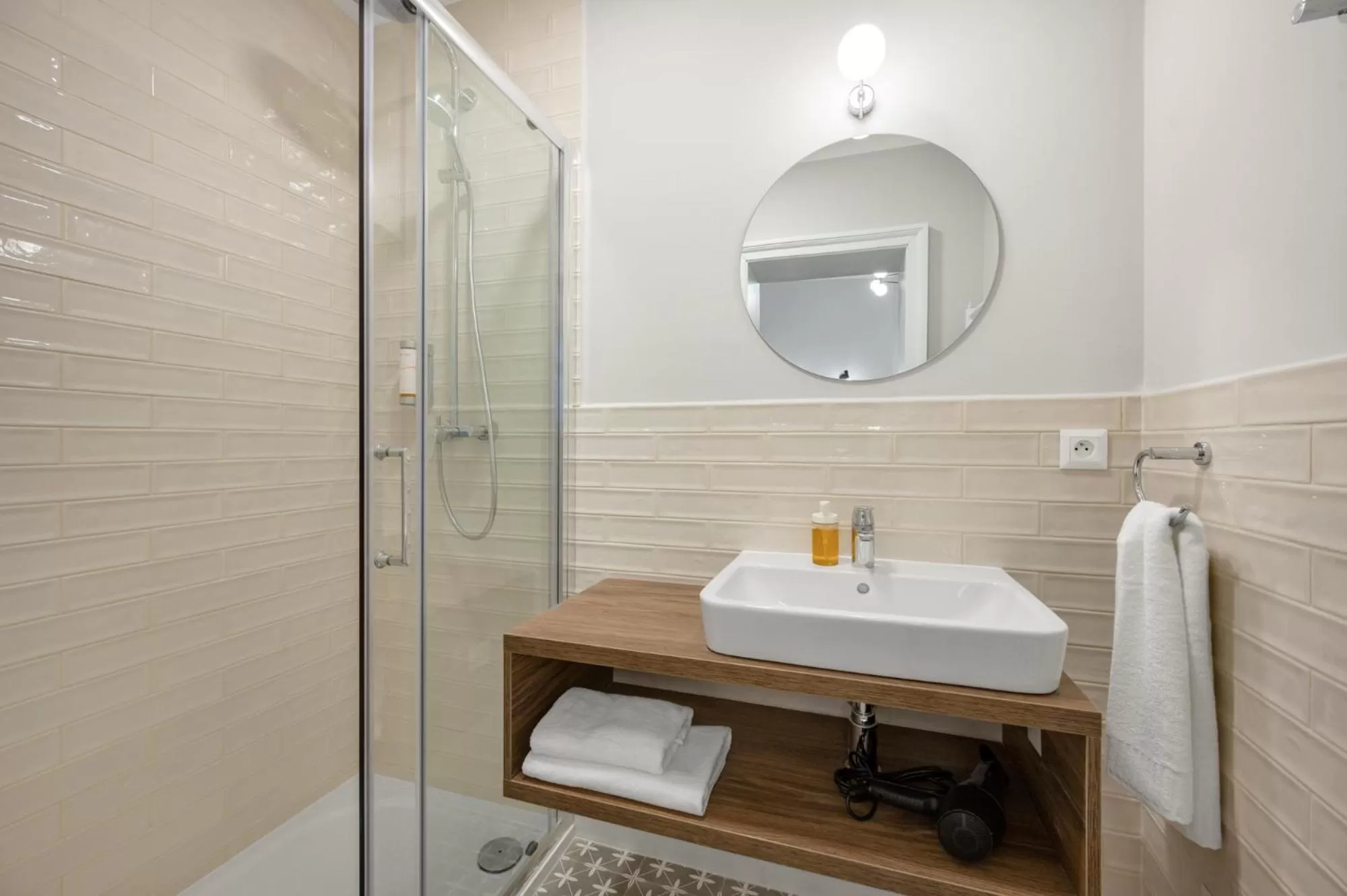 Shower in Palace Apartments