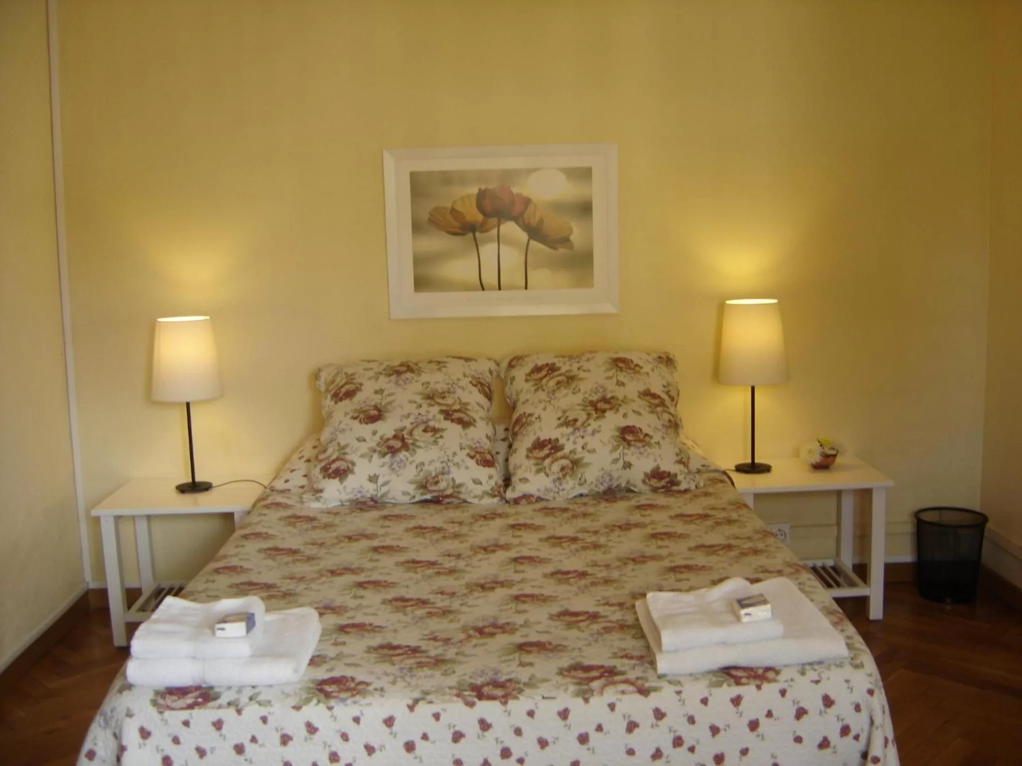 Bed in Ally's Bed&Breakfast,