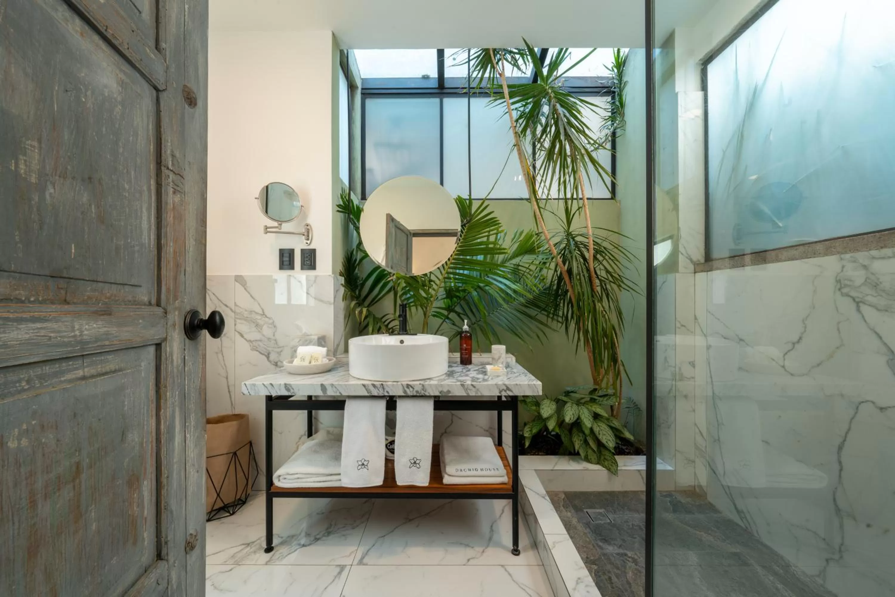 Bathroom in Orchid House Mexico City