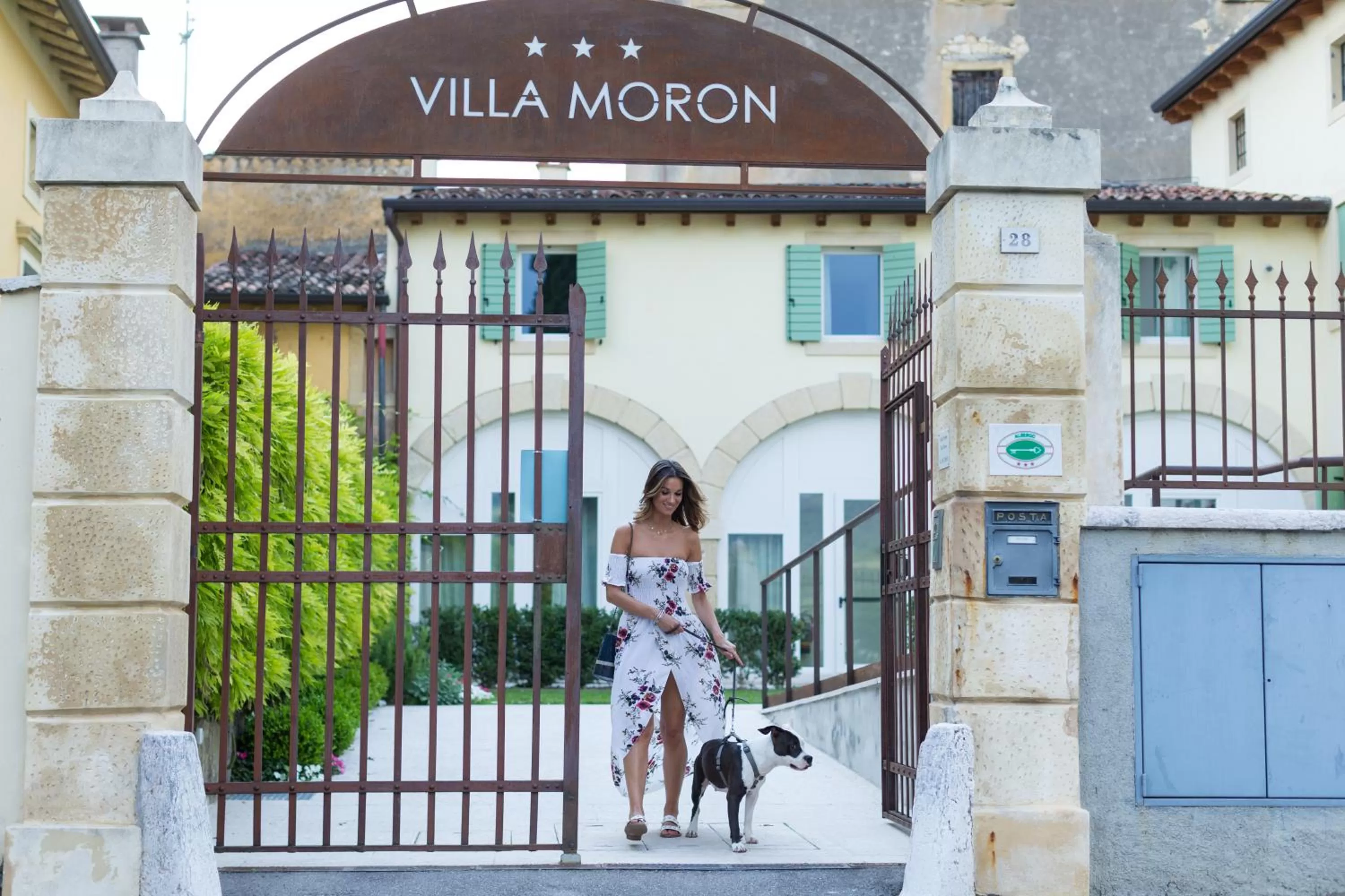 Facade/entrance in Hotel Villa Moron