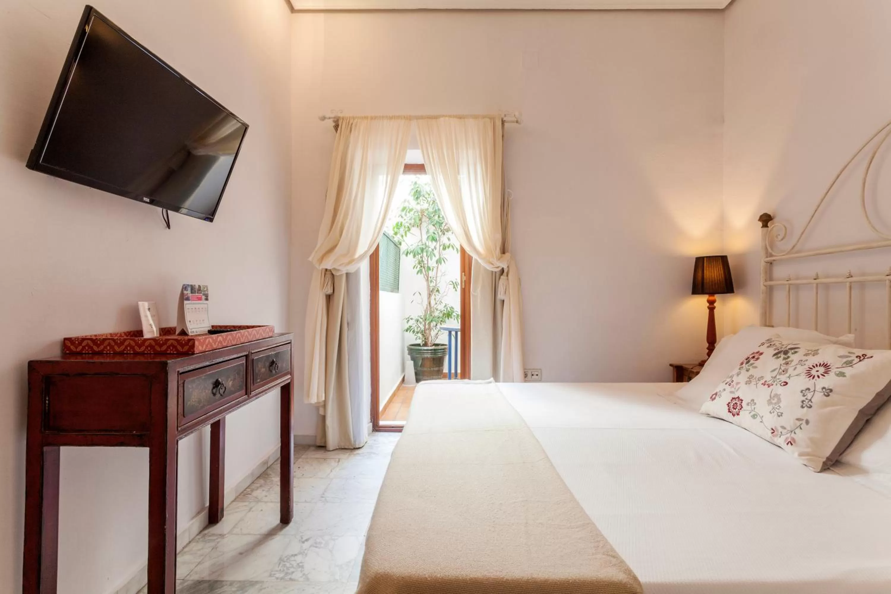 Bedroom, Bed in La Casa del Maestro Boutique