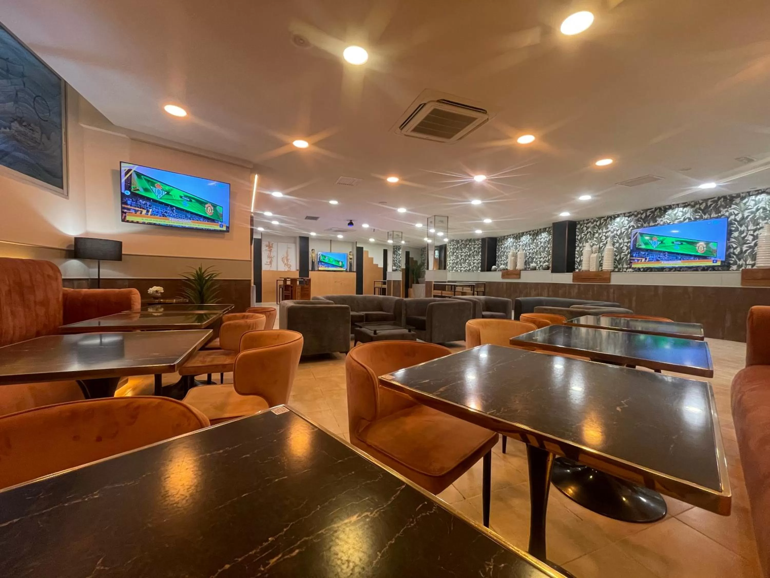 Entertainment in ON ALETA ROOM designed for adults