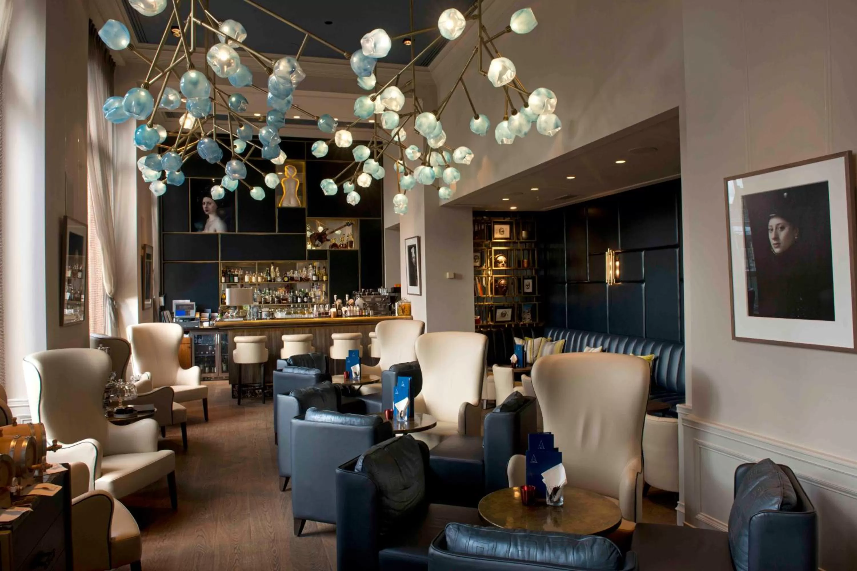 Lounge or bar in InterContinental Amstel Amsterdam by IHG