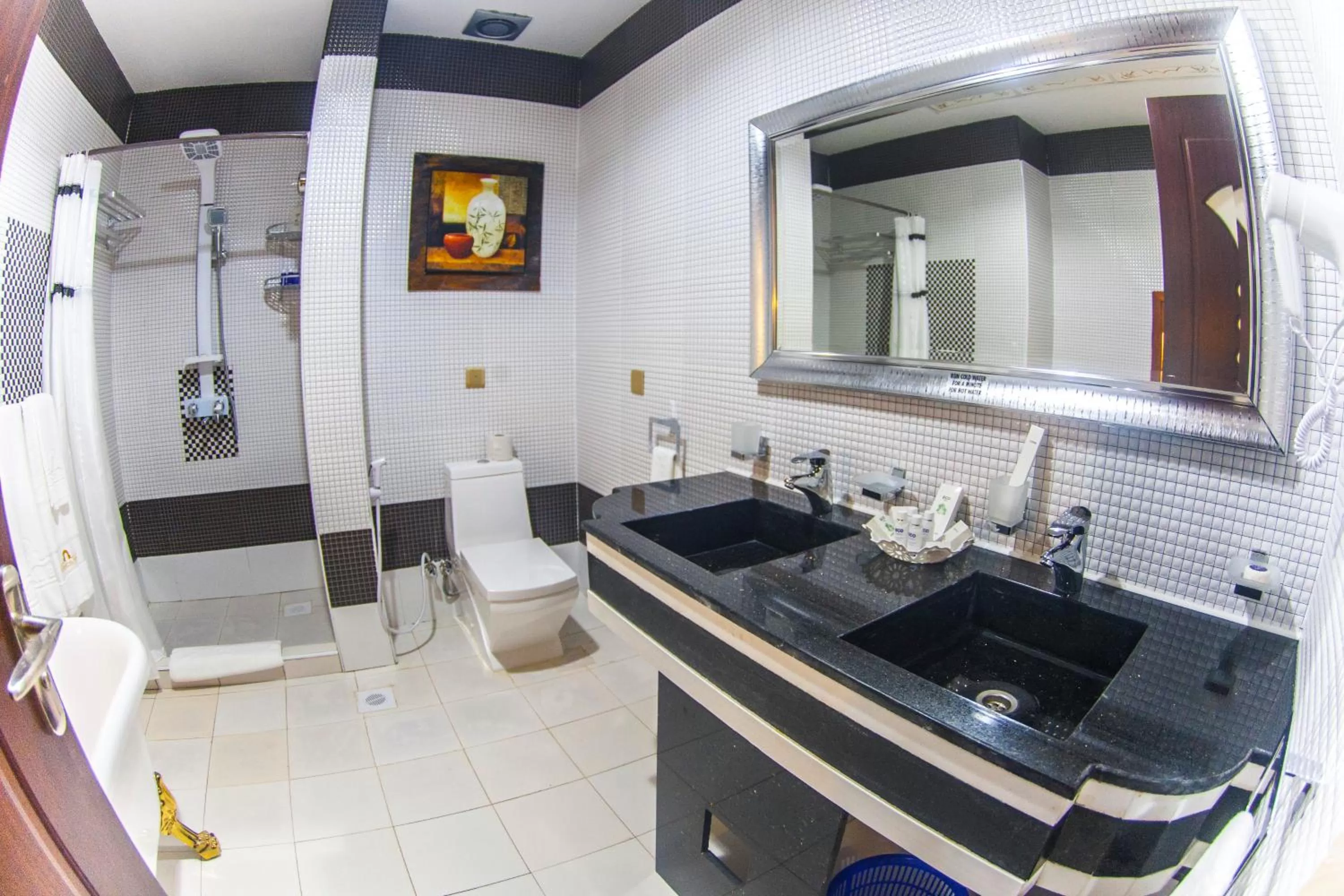 Toilet in Madinat Al Bahr Business & Spa Hotel