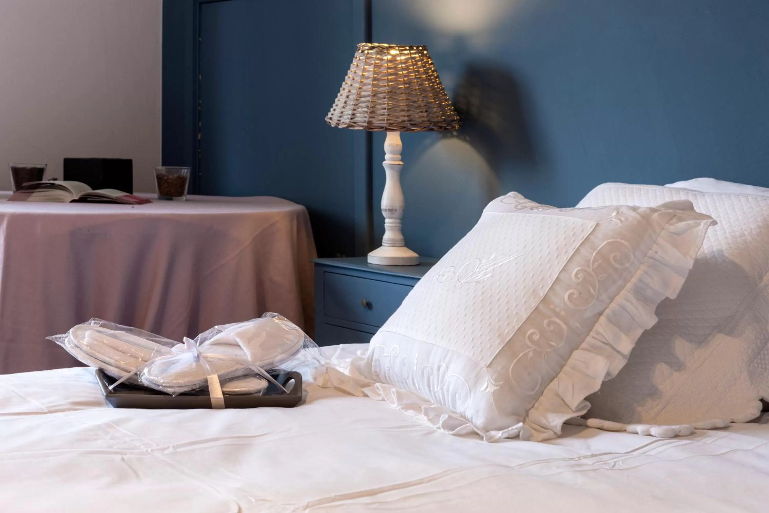 Decorative detail, Bed in B&B Le 36