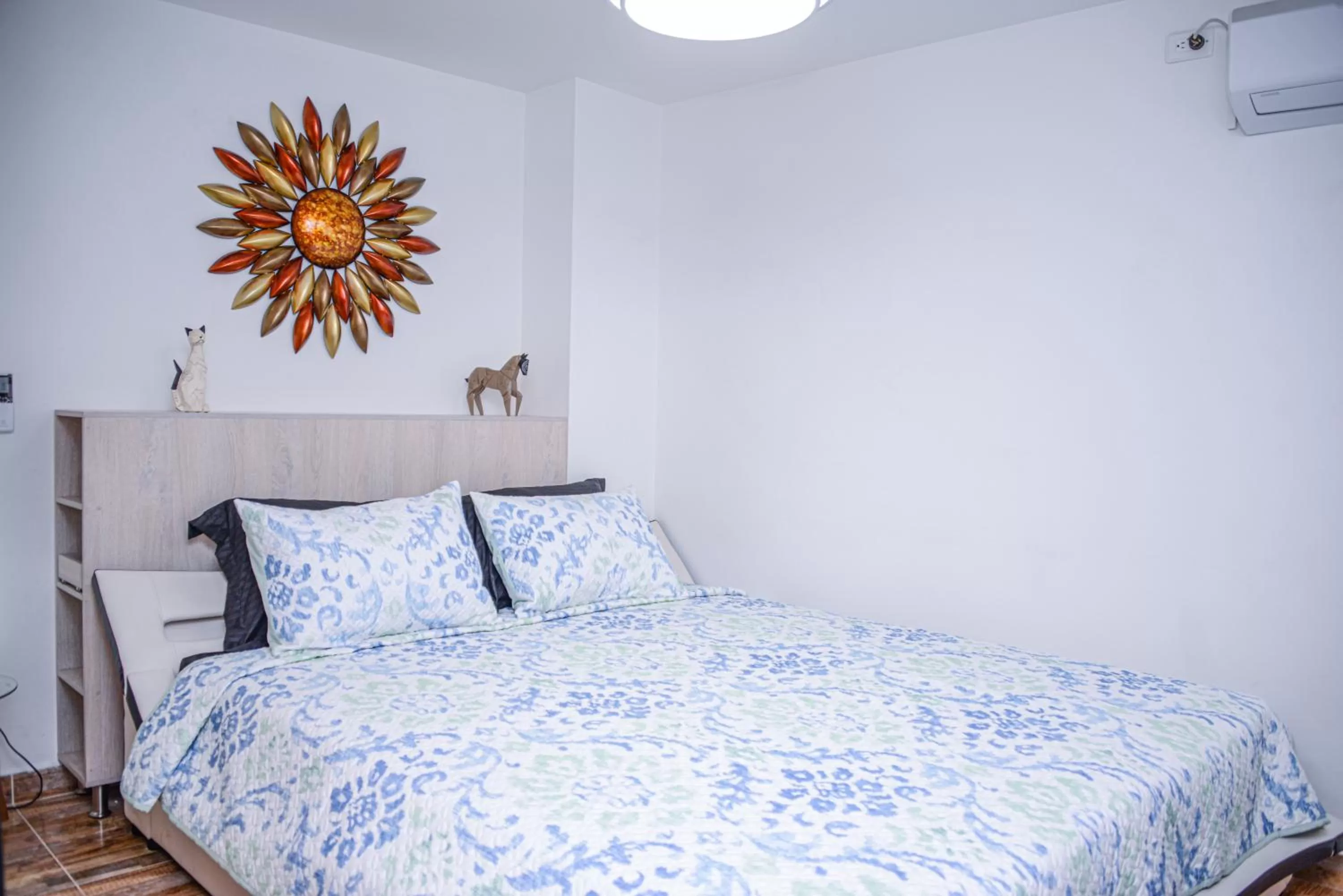 Bedroom, Bed in Miracle