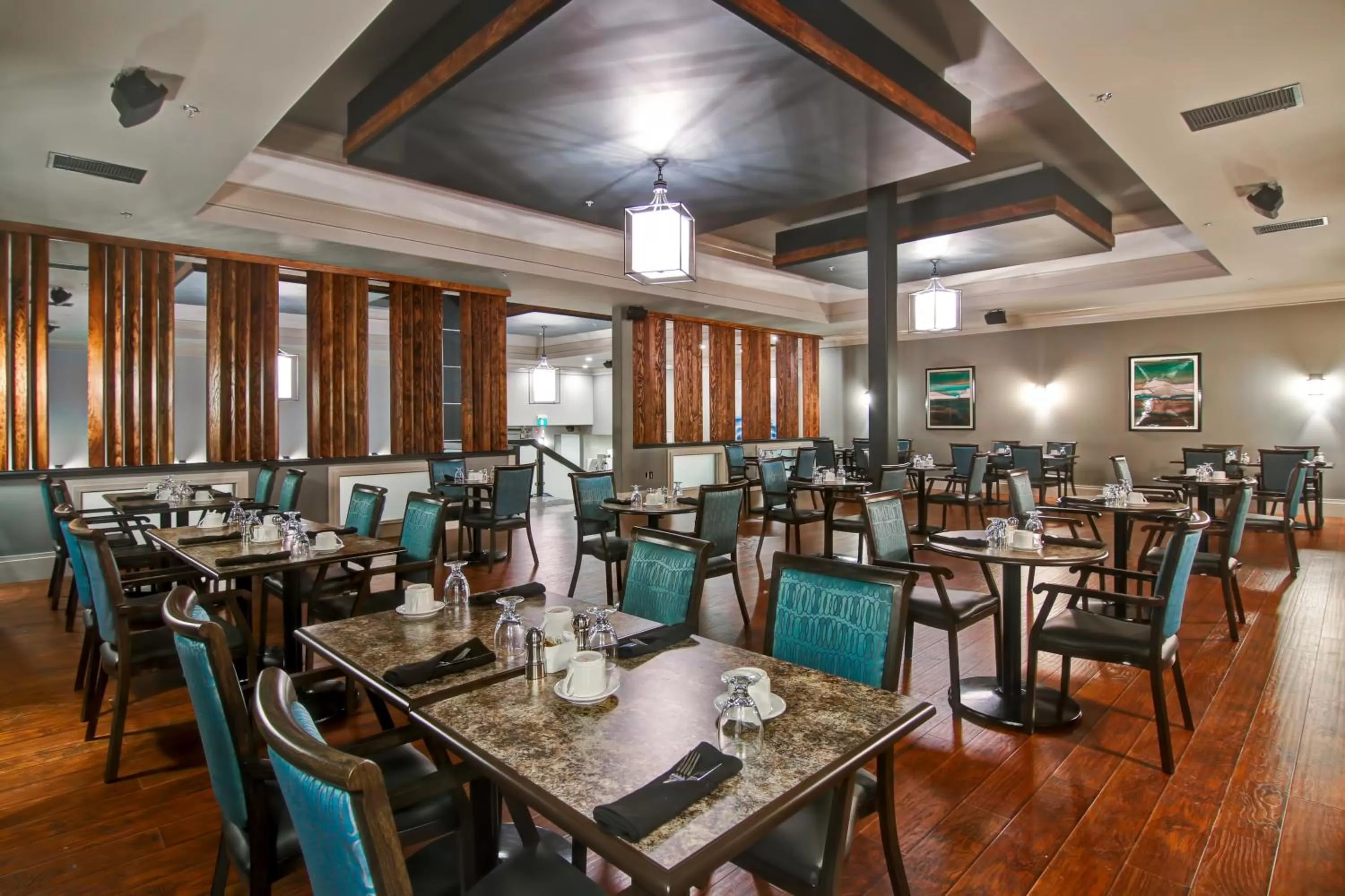 Restaurant/places to eat in Chateau Nova Yellowknife