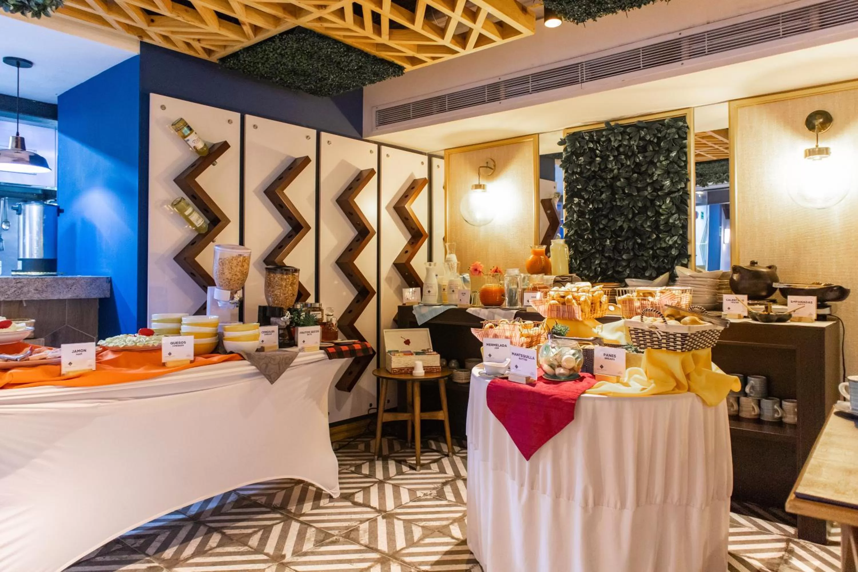 Buffet breakfast in Faranda Collection Cali, a member of Radisson Individuals