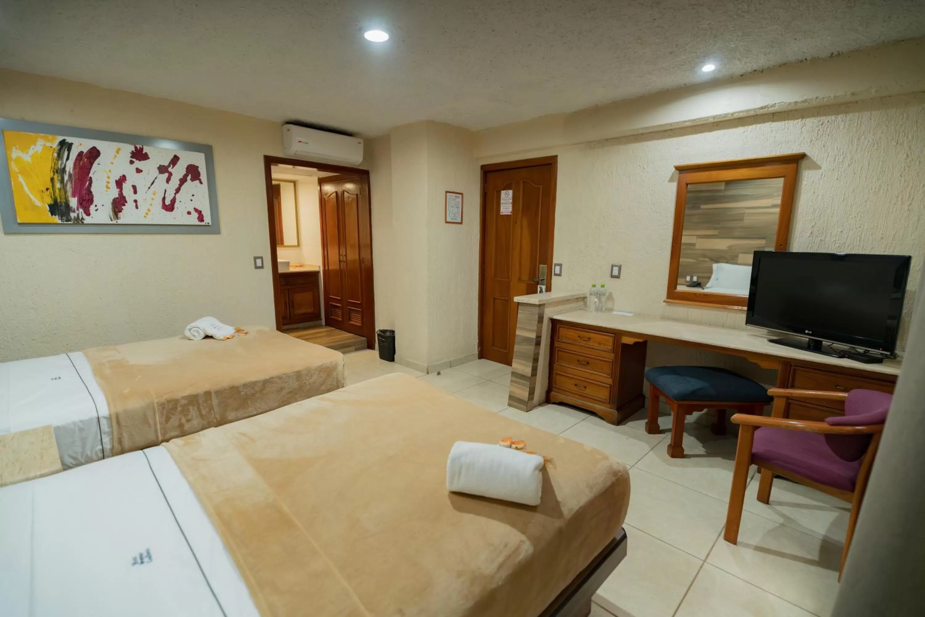 Bedroom, Bed in Hotel Santiago De Compostela - Guadalajara Centro Historico