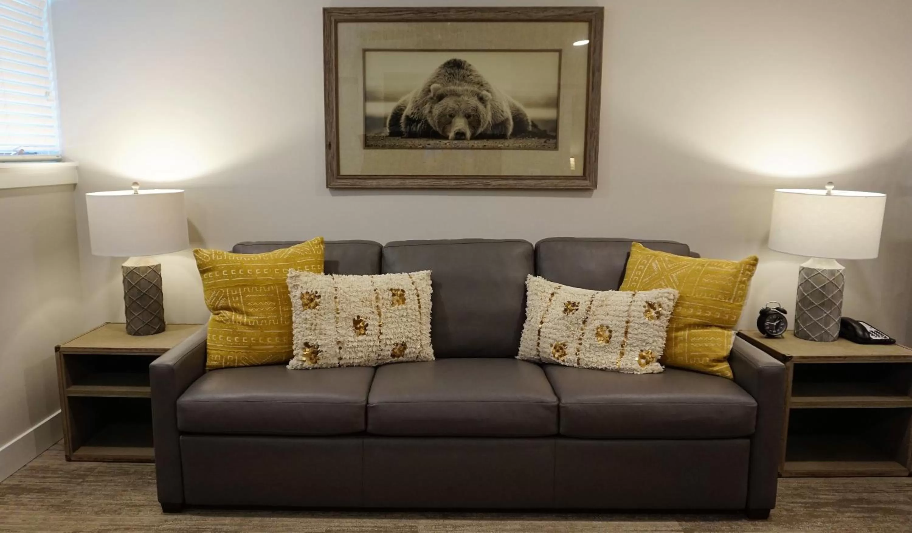 Living room, Seating Area in Huff House Inn and Cabins