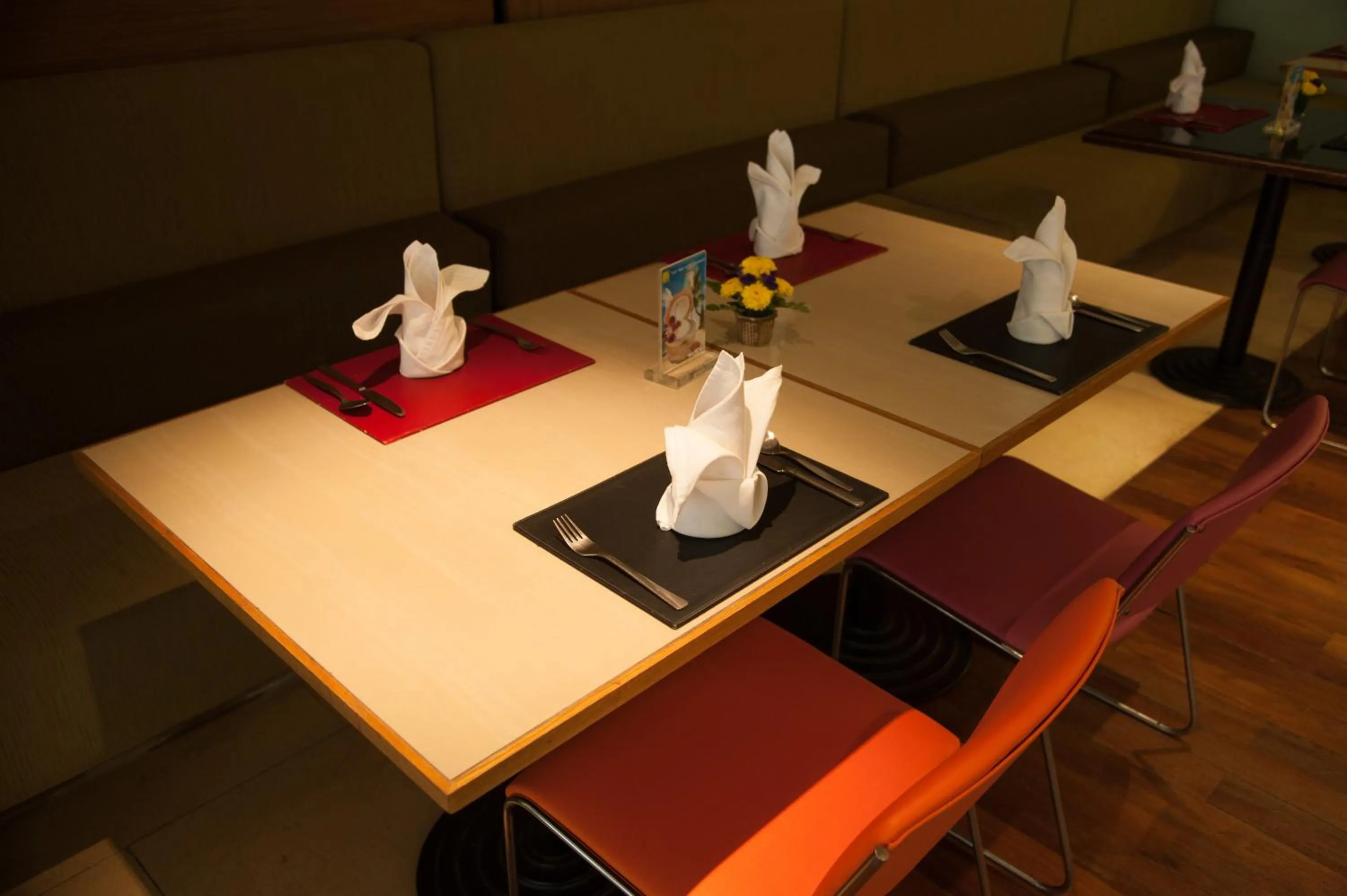 Night in The Seasons Bangkok Huamark