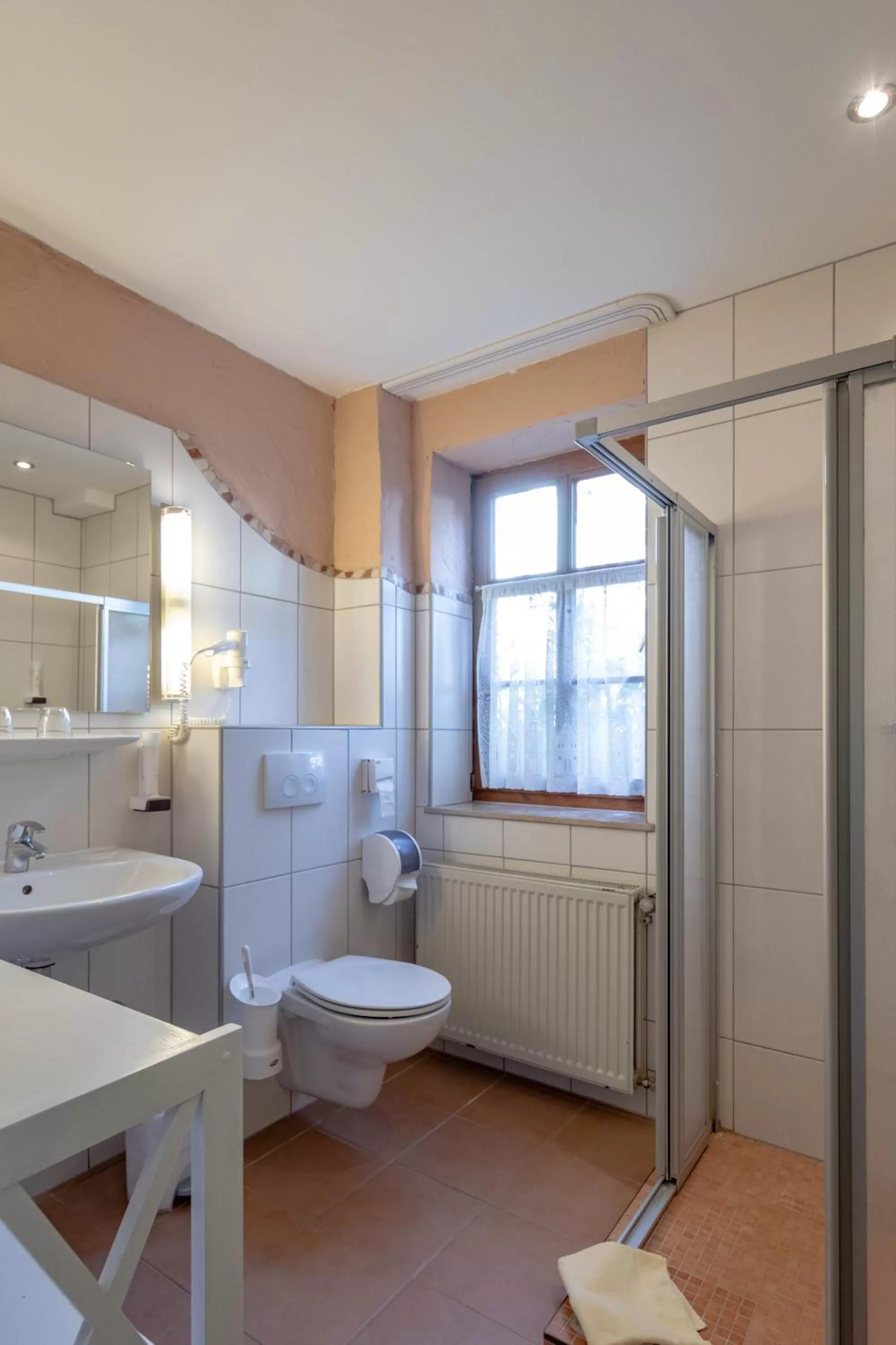 Bathroom in Hotel Goldflair am Rathaus