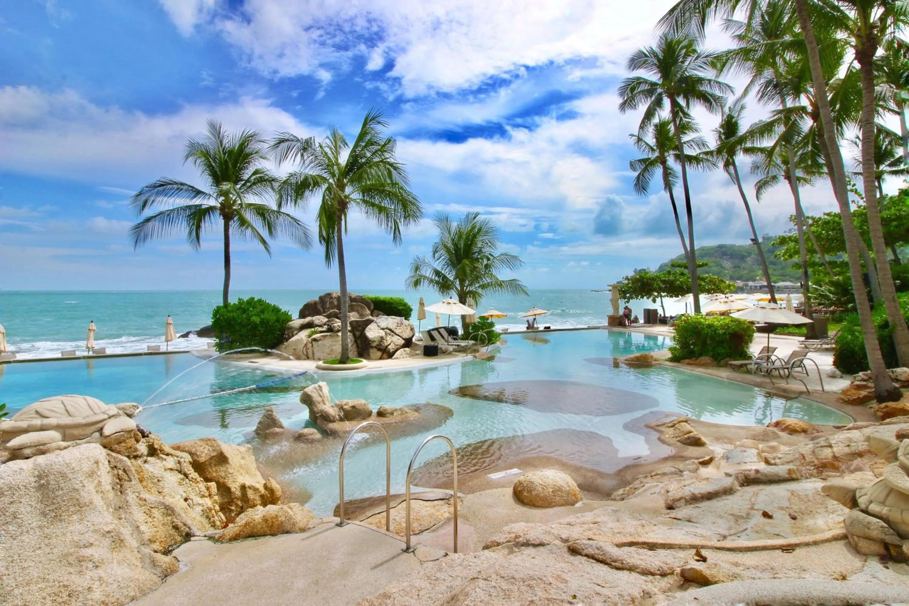 Swimming pool in Sheraton Samui Resort