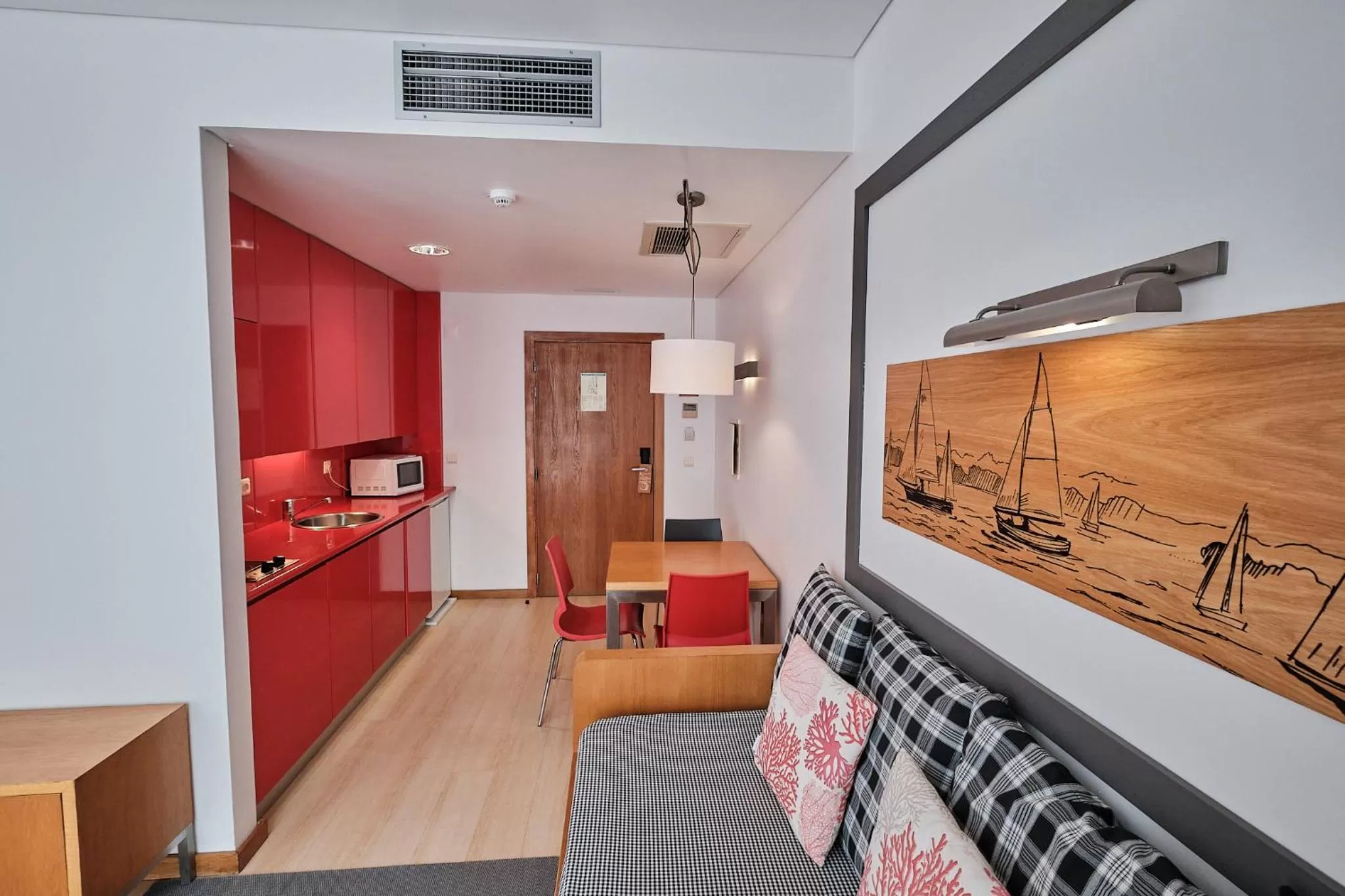 TV and multimedia in Hotel Praia Marina by RIDAN Hotels