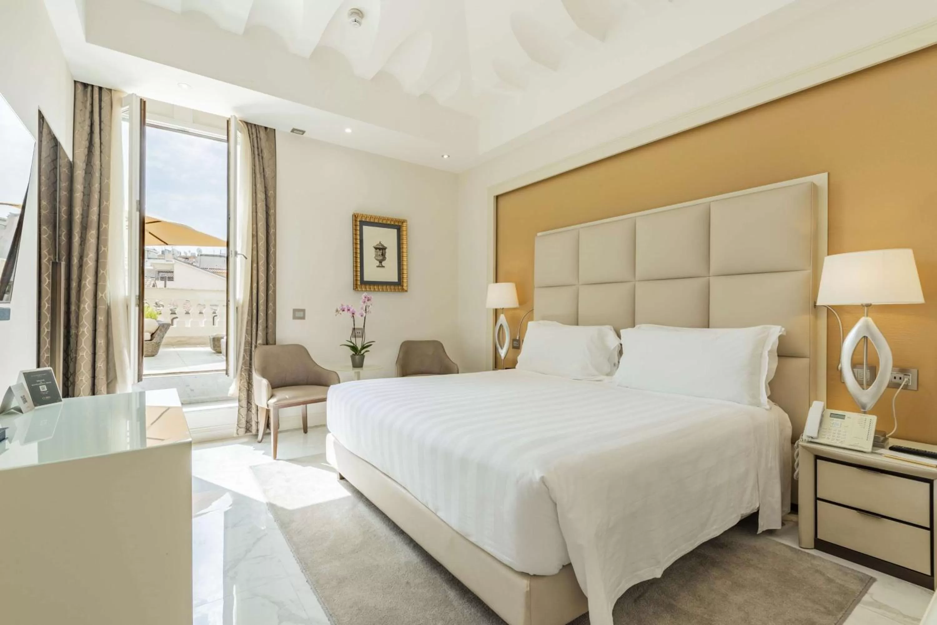 Bed in Aleph Rome Hotel, Curio Collection By Hilton