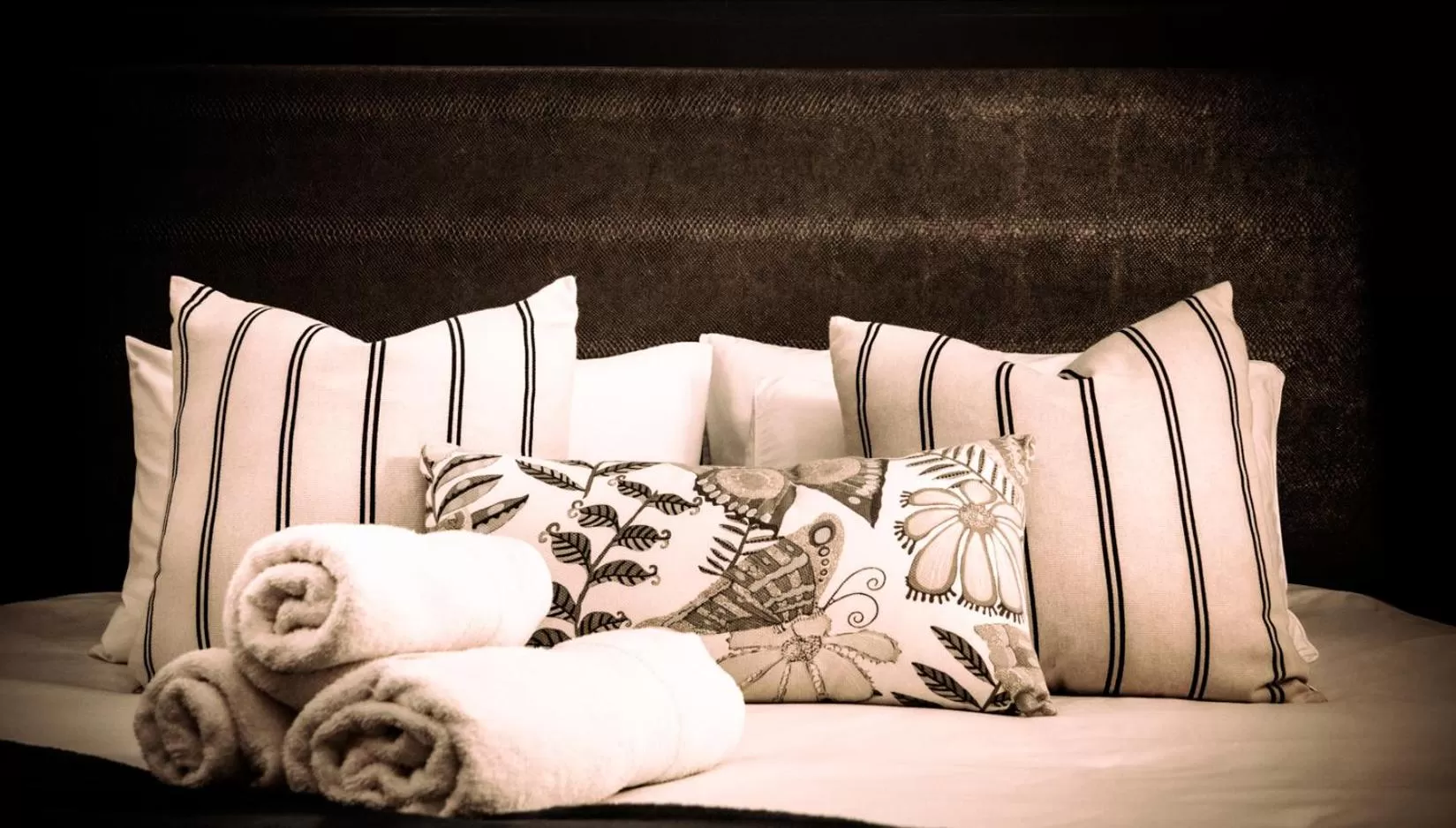 Bed in Spacube Luxury Suites and Spa