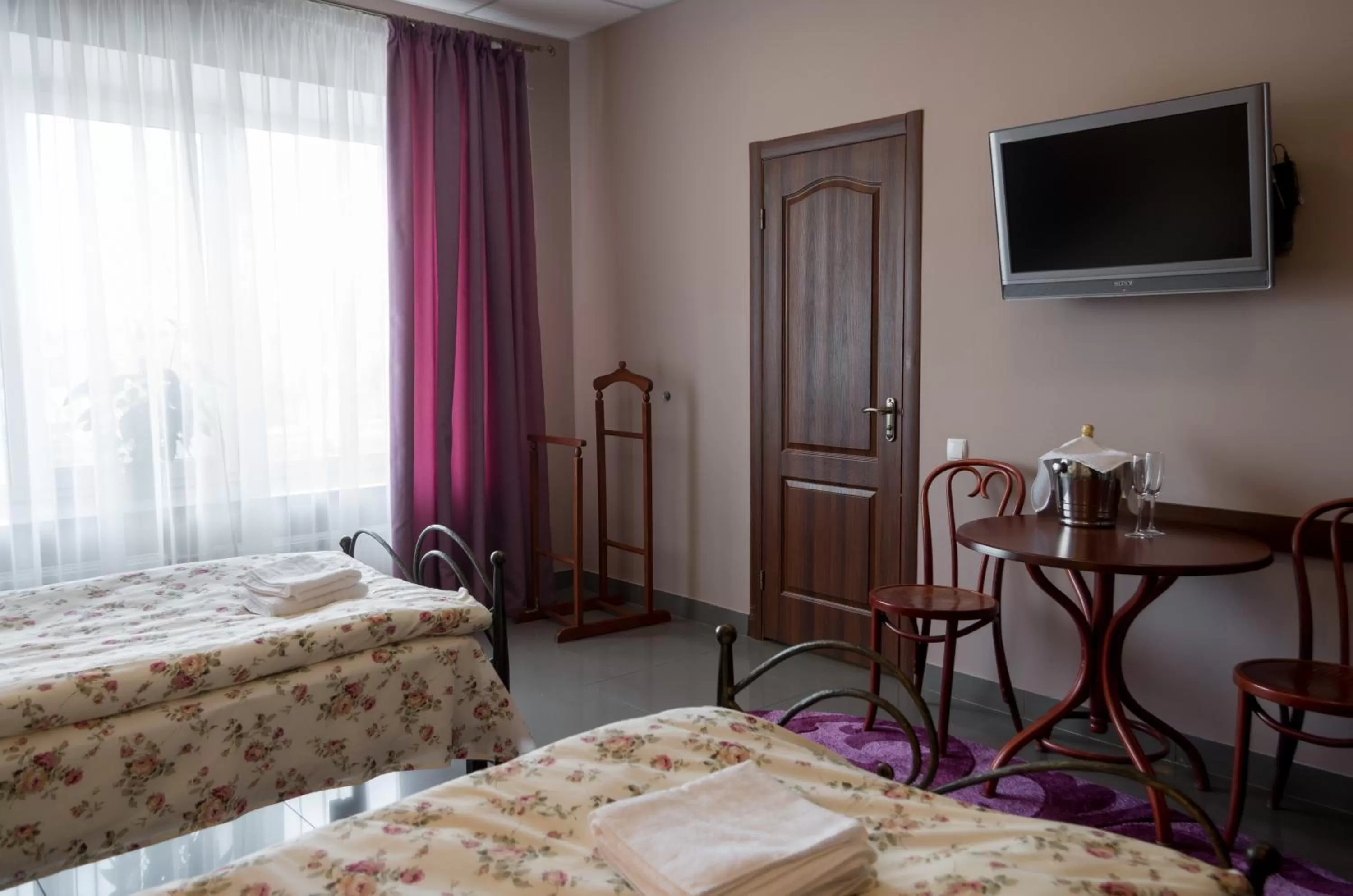 TV/Entertainment Center in Ermitazh Hotel Complex