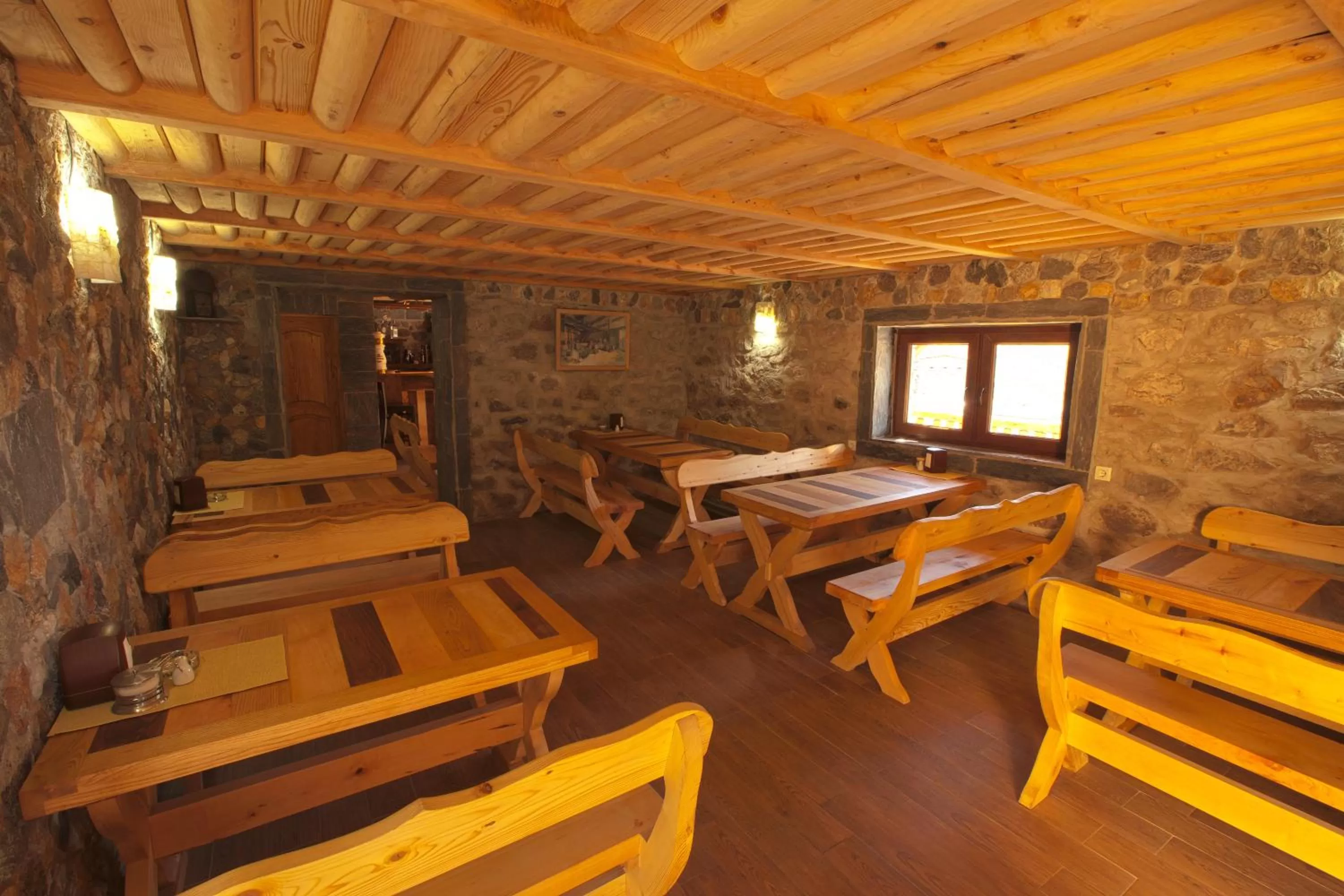 Restaurant/places to eat in Hotel Old House Mestia