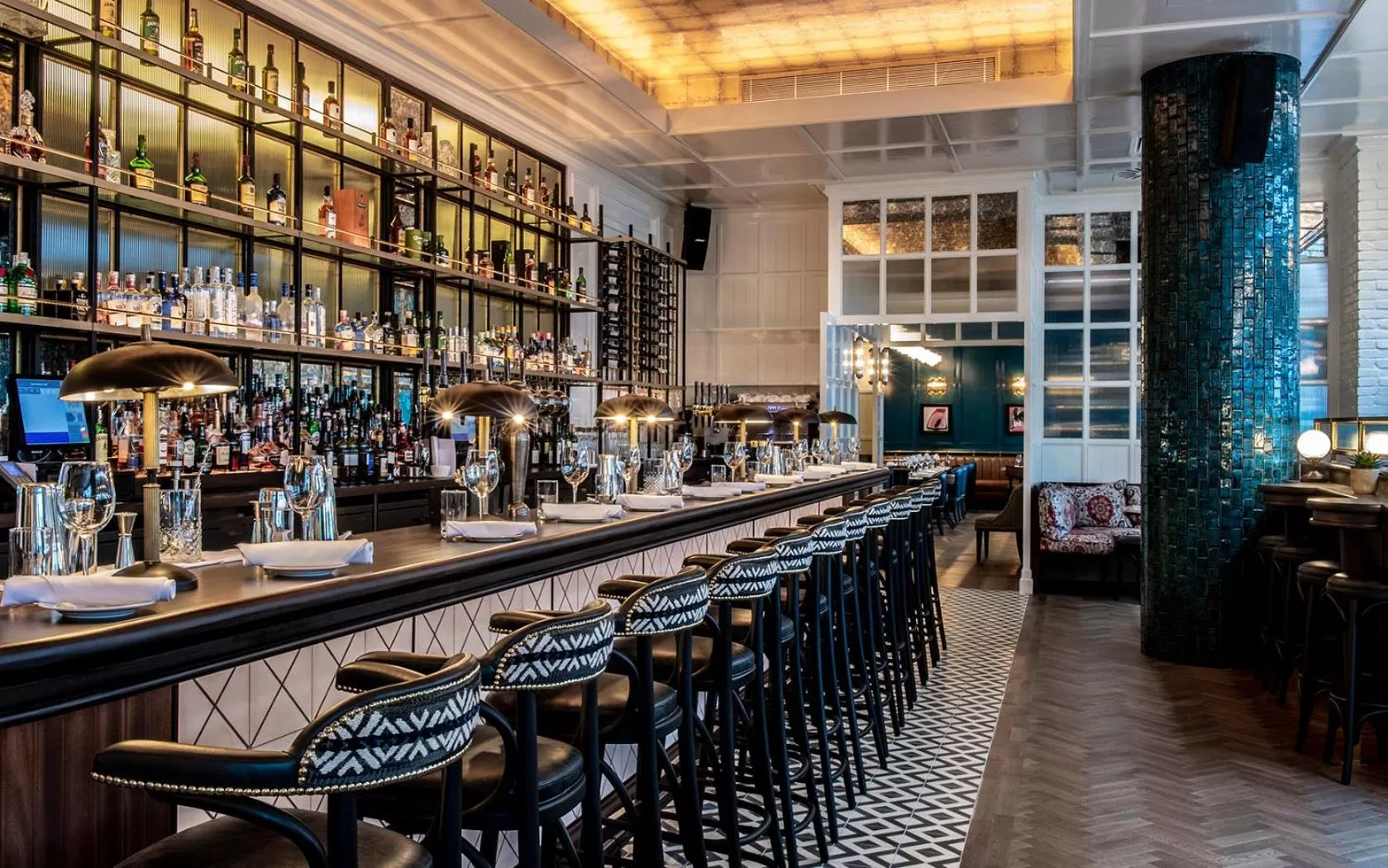 Lounge or bar in The River Lee Hotel a member of The Doyle Collection