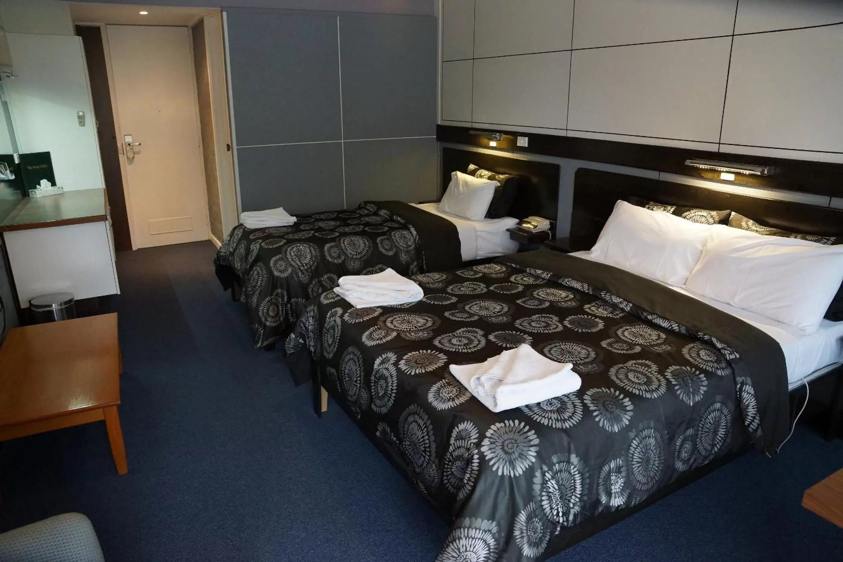 Twin Room in Golden Leaf Motel Twin Room in Golden Leaf Motel