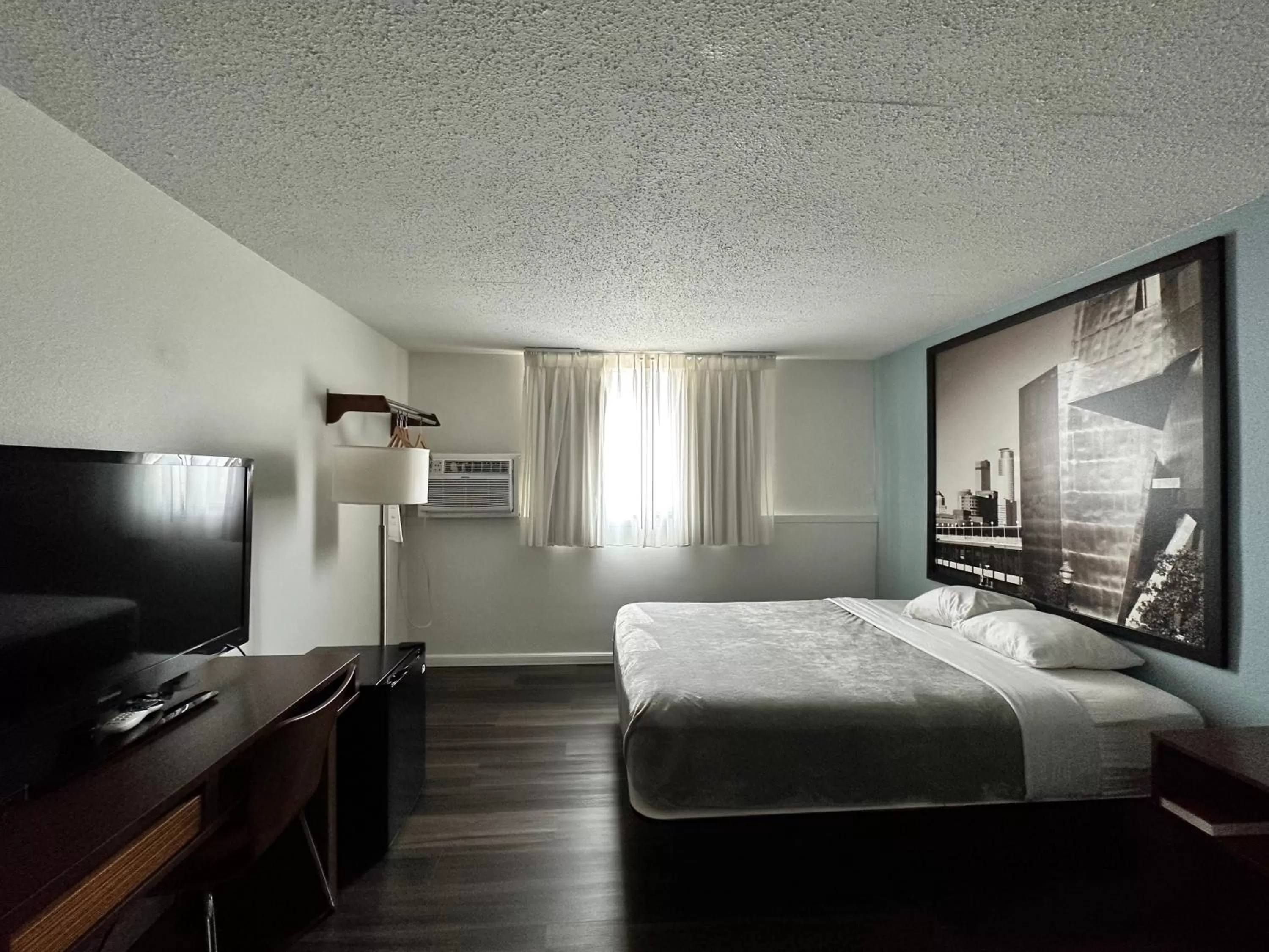 Queen Room - Disability Access in Hotel 8