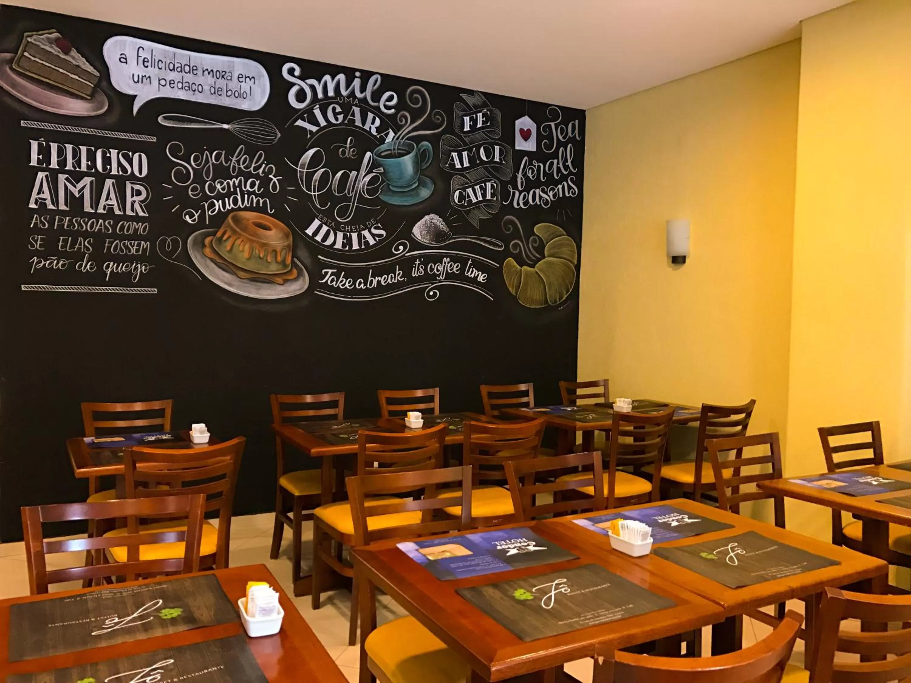 Restaurant/places to eat in Rede Andrade Mercado Hotel