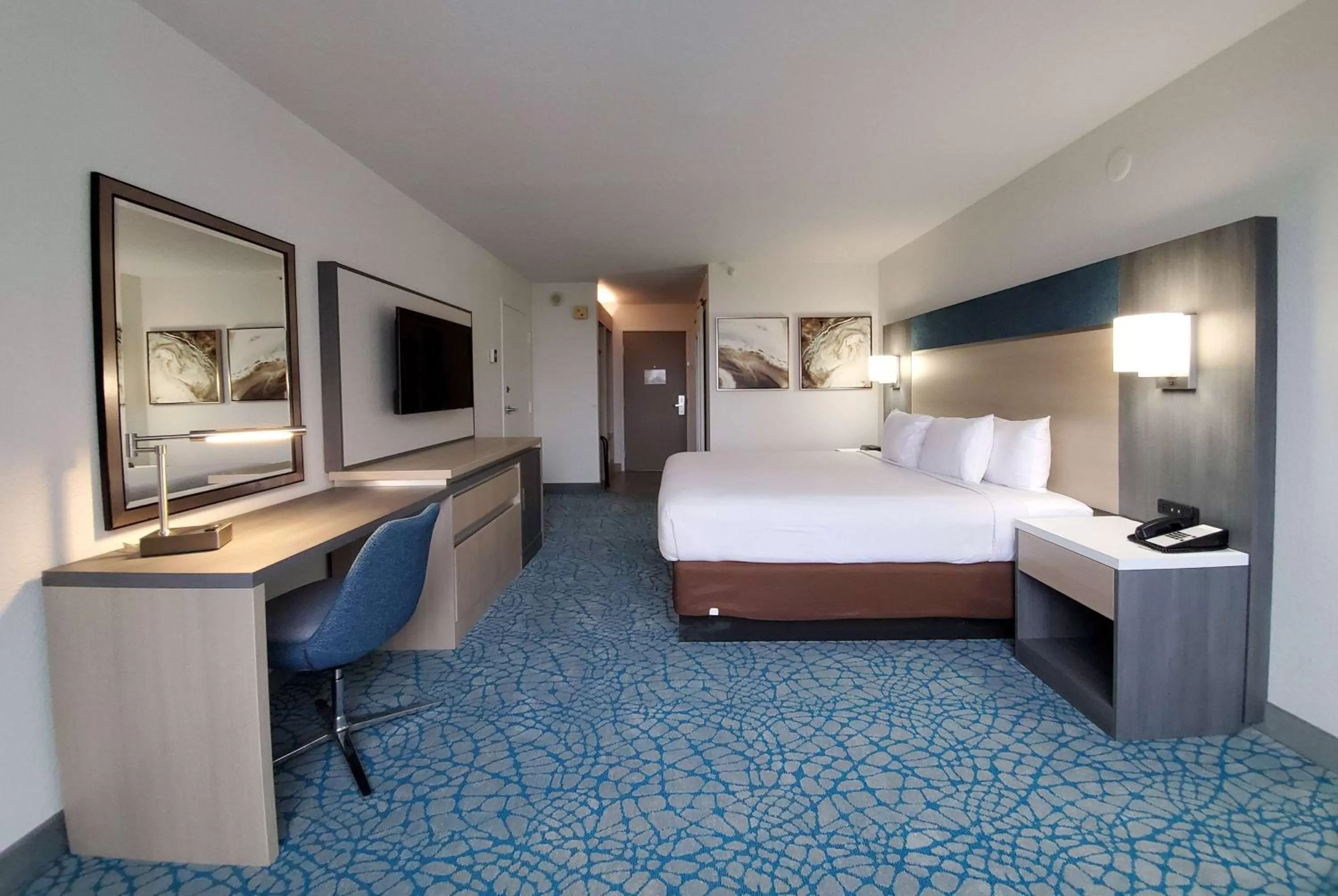 Photo of the whole room, Bed in Wyndham Orlando Resort & Conference Center, Celebration Area