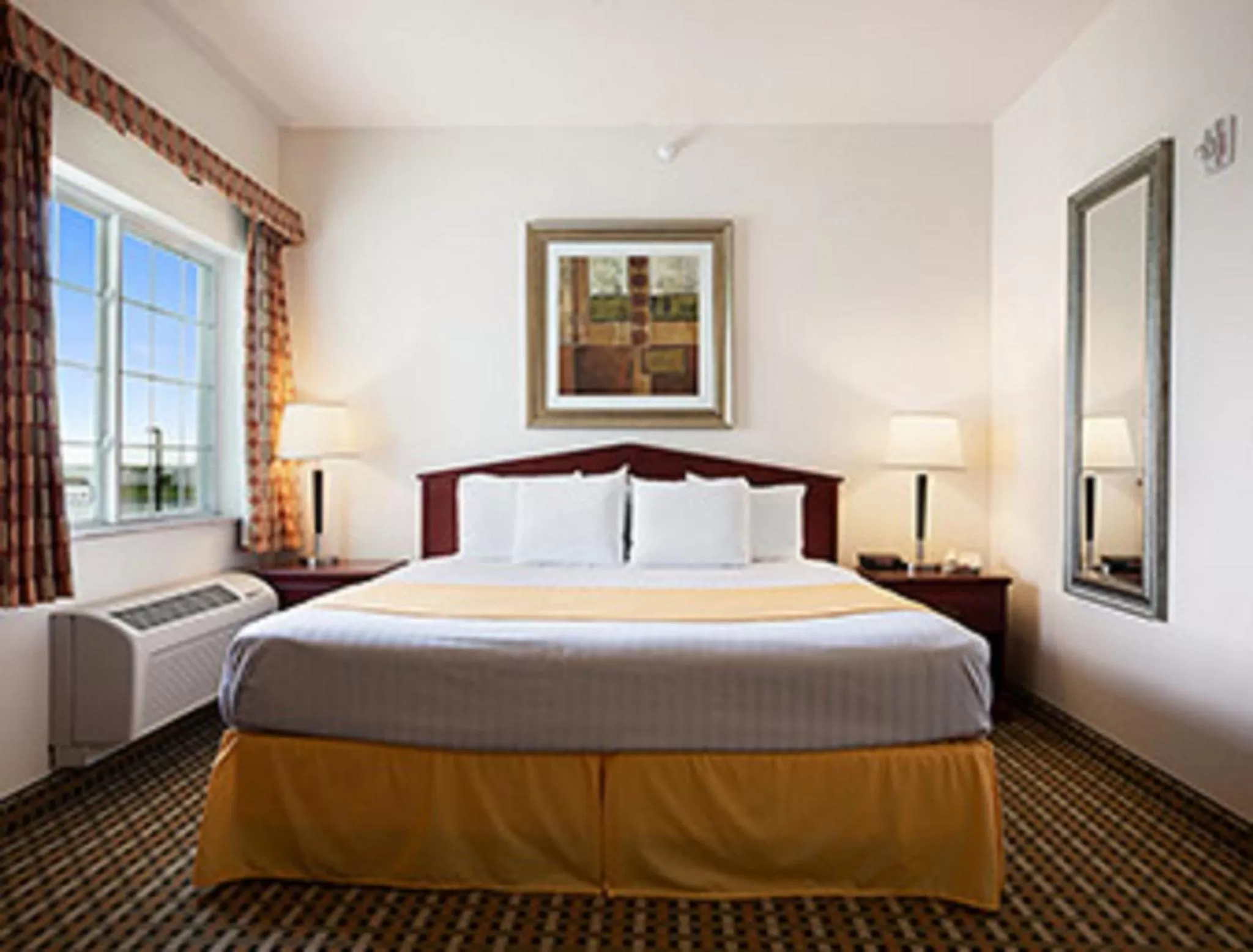 Bed in Days Inn & Suites by Wyndham Columbus NE