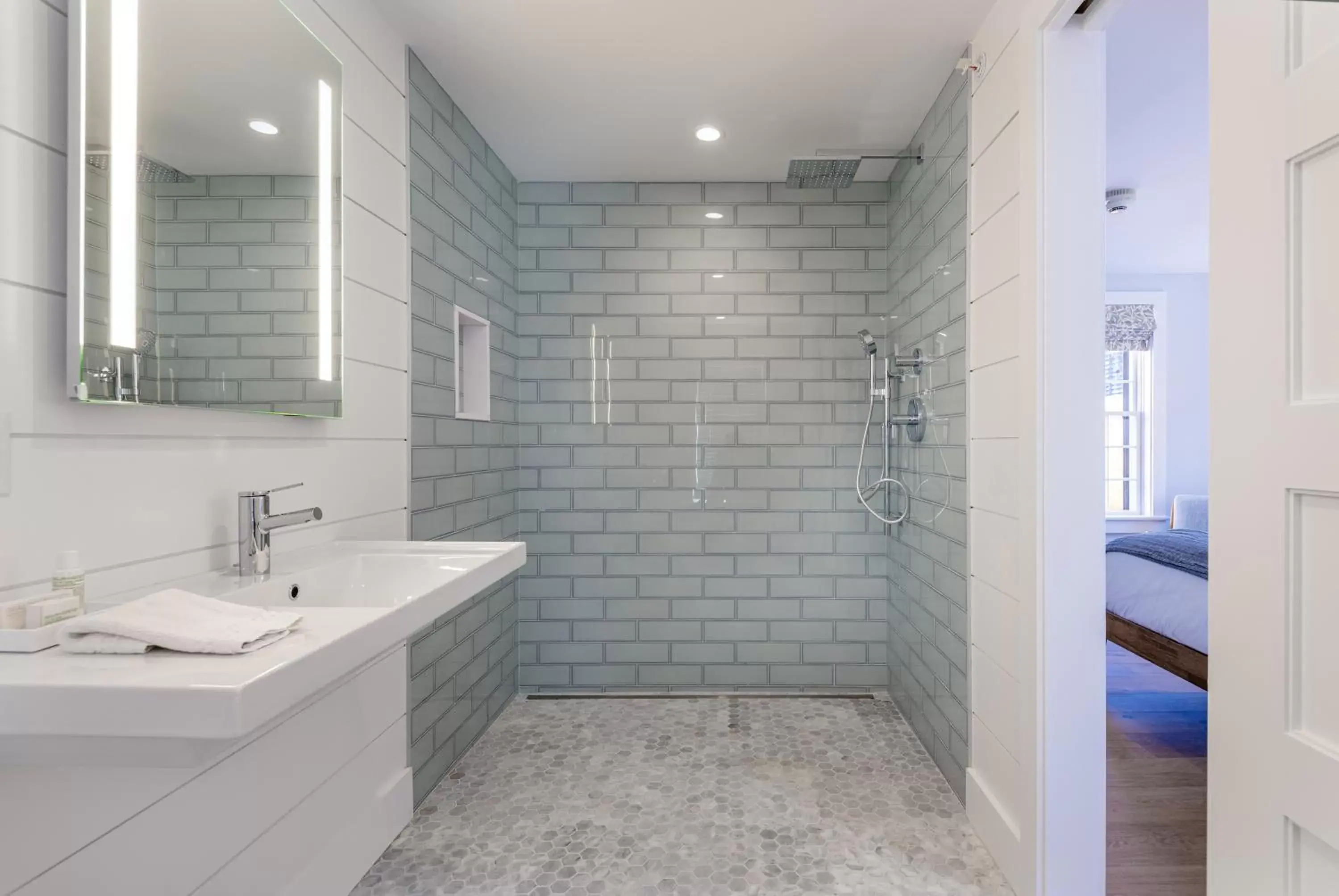 Regatta Queen Deluxe in Nantucket Resort Collection Regatta Queen Deluxe in Nantucket Resort Collection