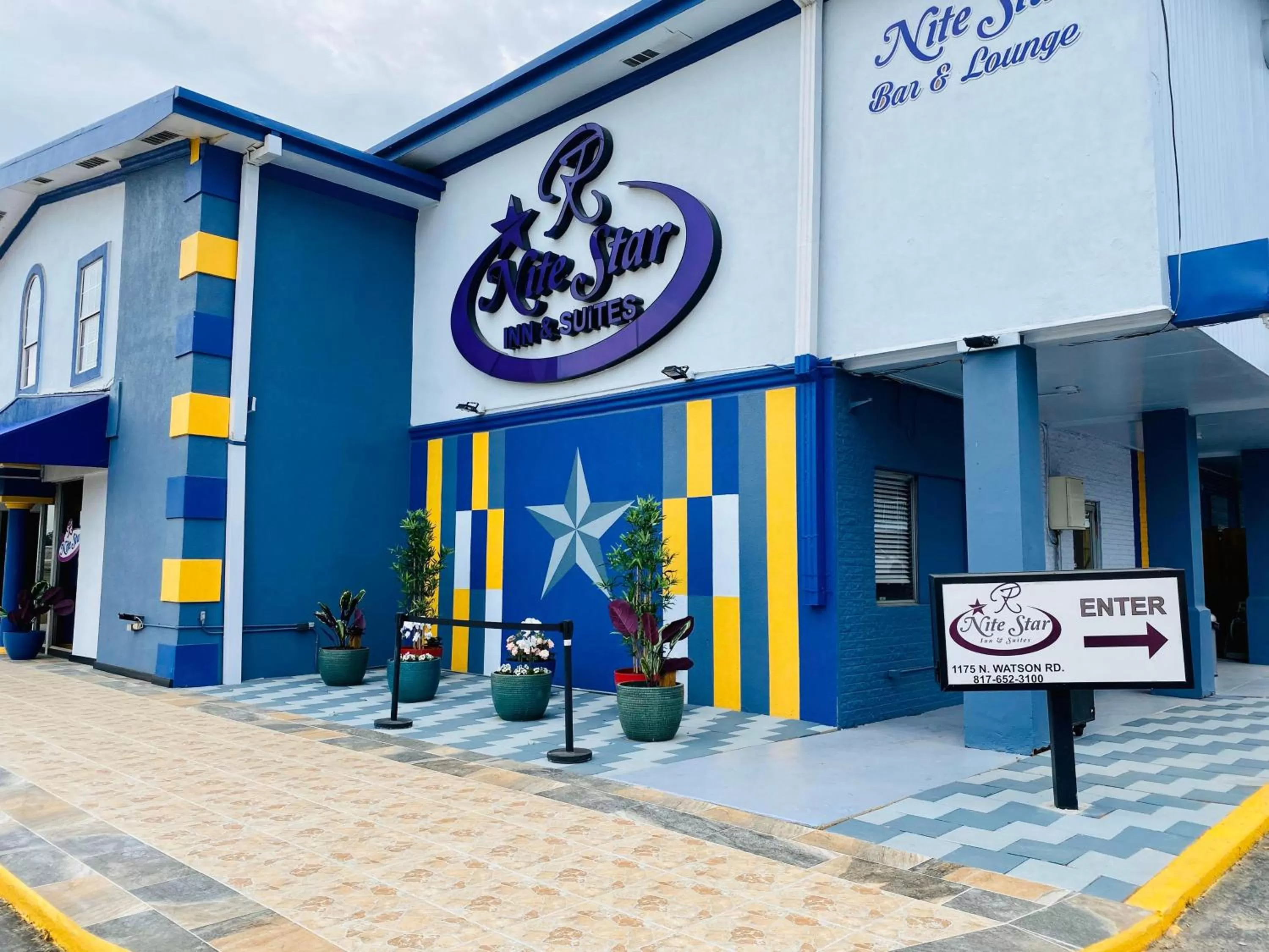 Facade/entrance in R Nite Star Inn and Suites -Home of the Cowboys & Rangers