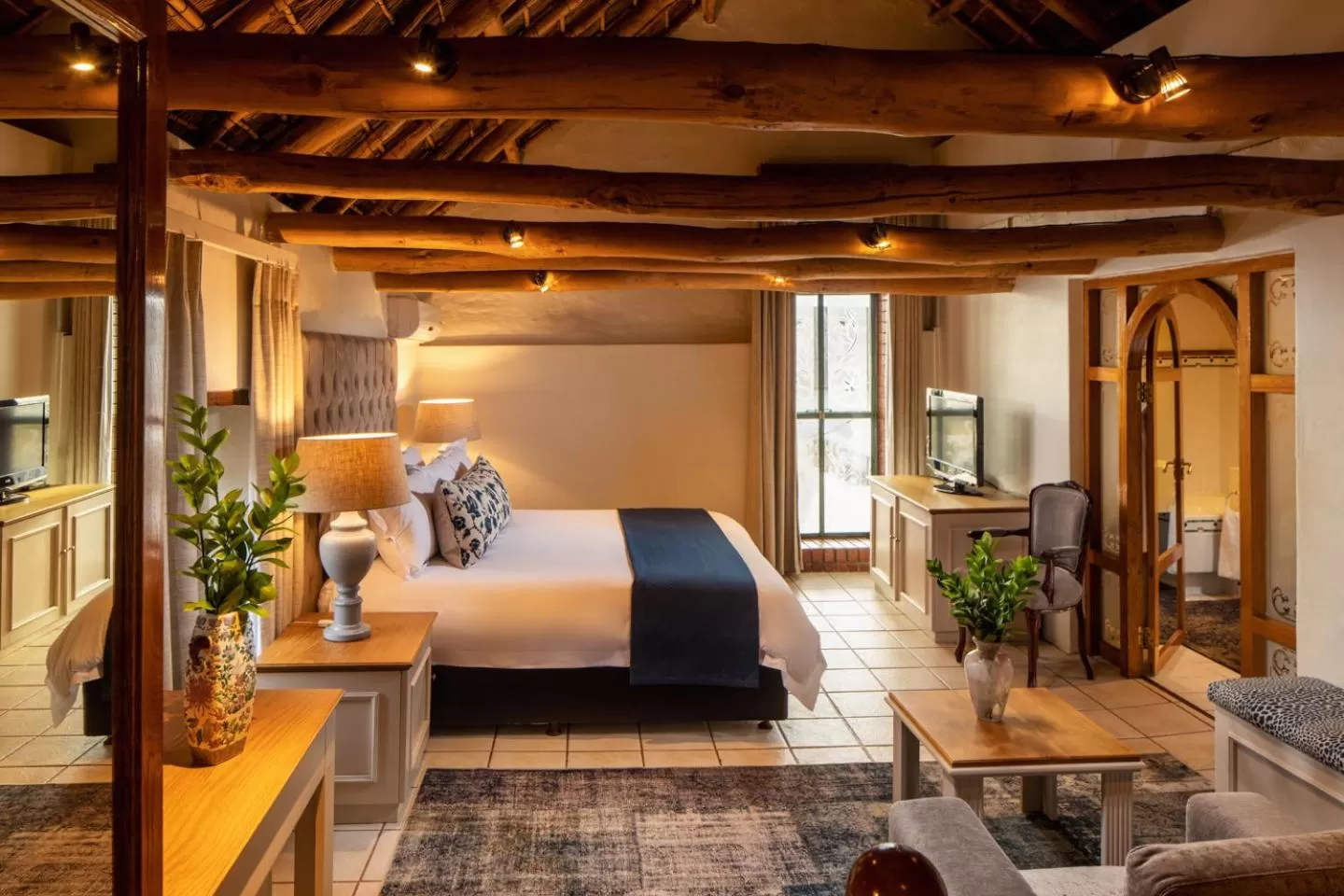 Photo of the whole room, Bed in Grande Roche Hotel